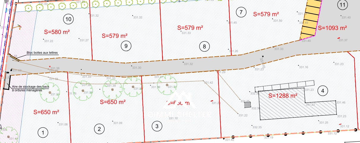 Bien immobilier à vendre à Riom, 579 m² – photo 3 sur 3