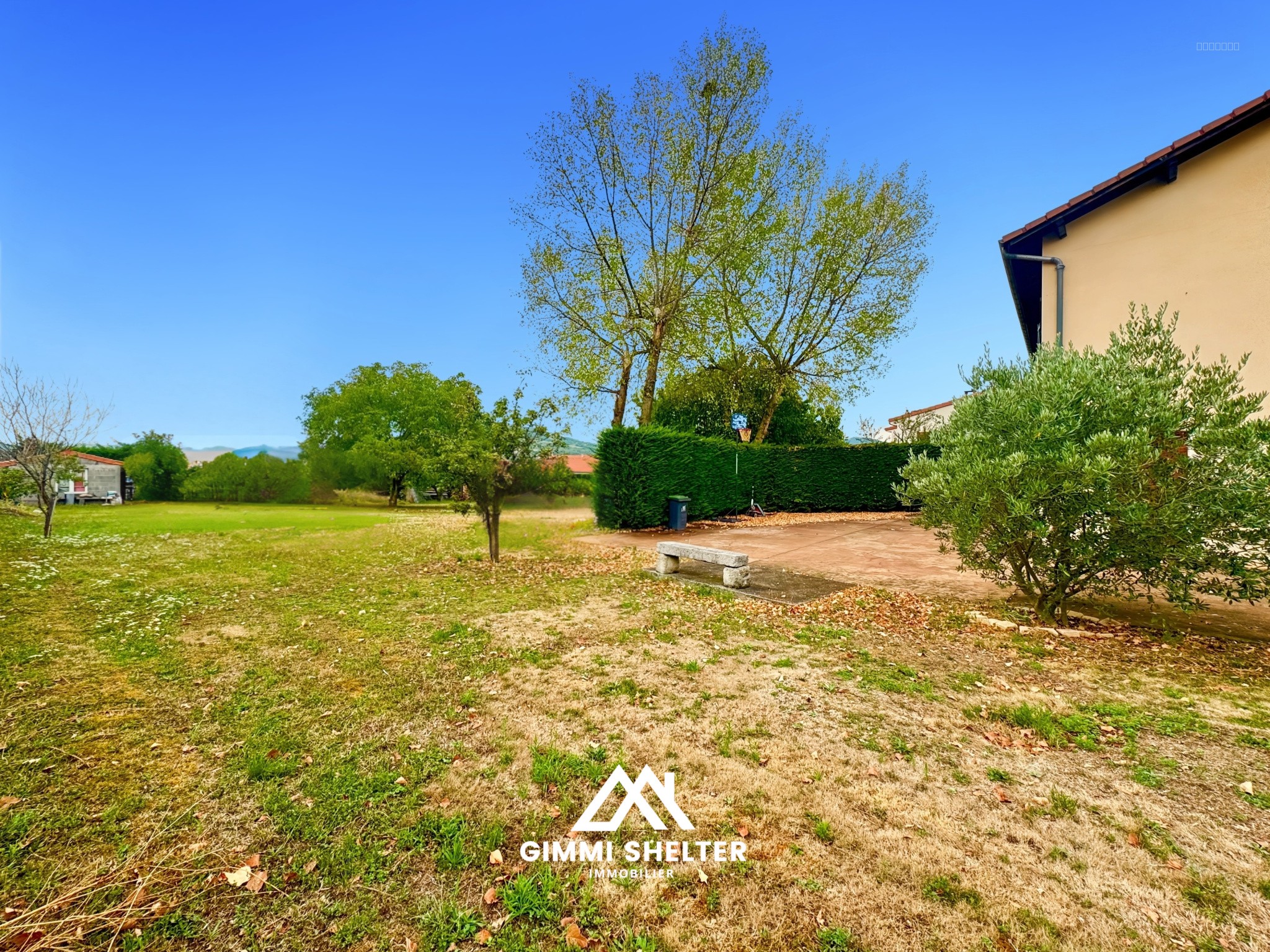 Maison à vendre à Mirefleurs, 135 m², 6 pièces – photo 1 sur 11