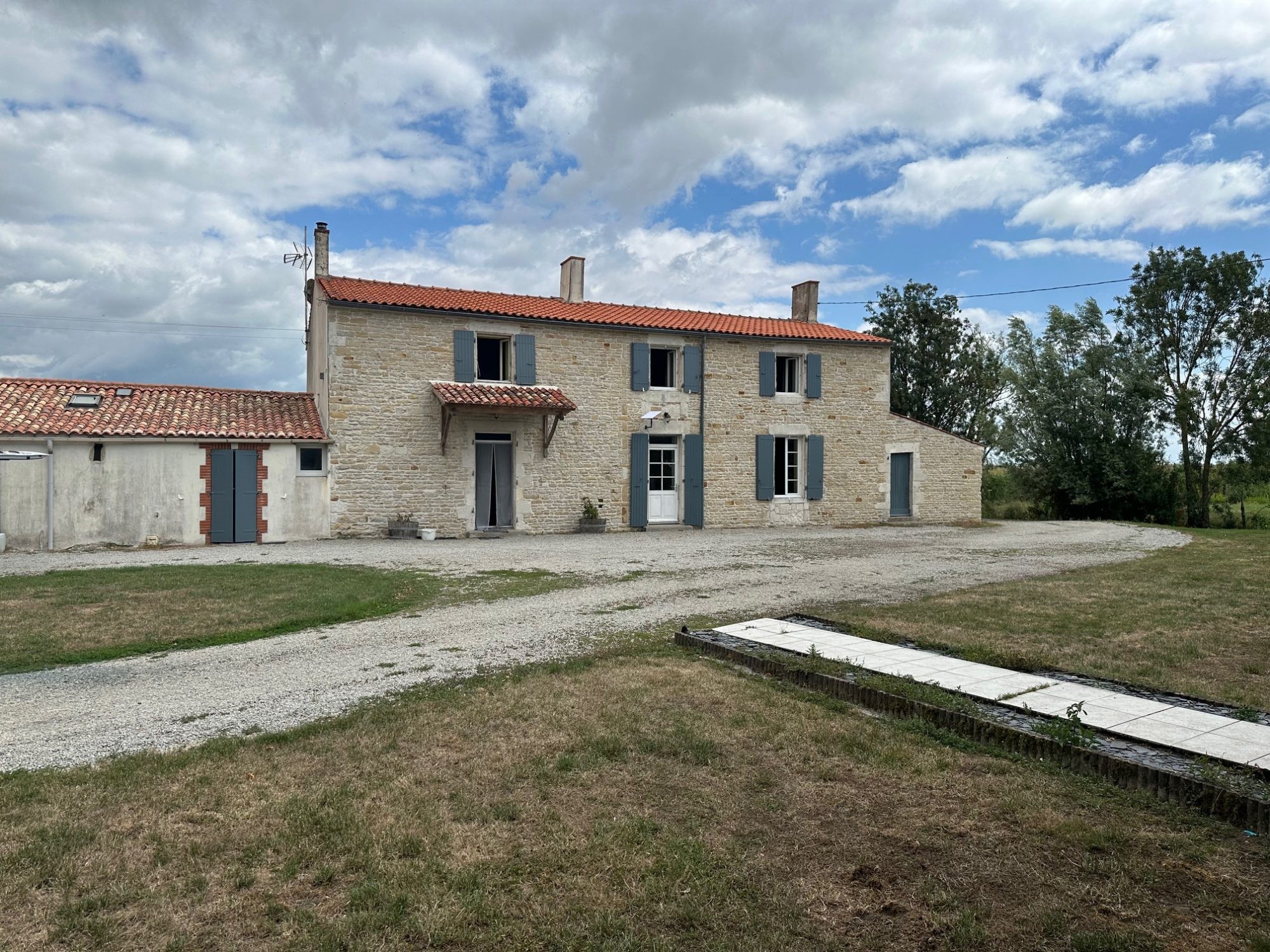 maison en pierre — photo 1