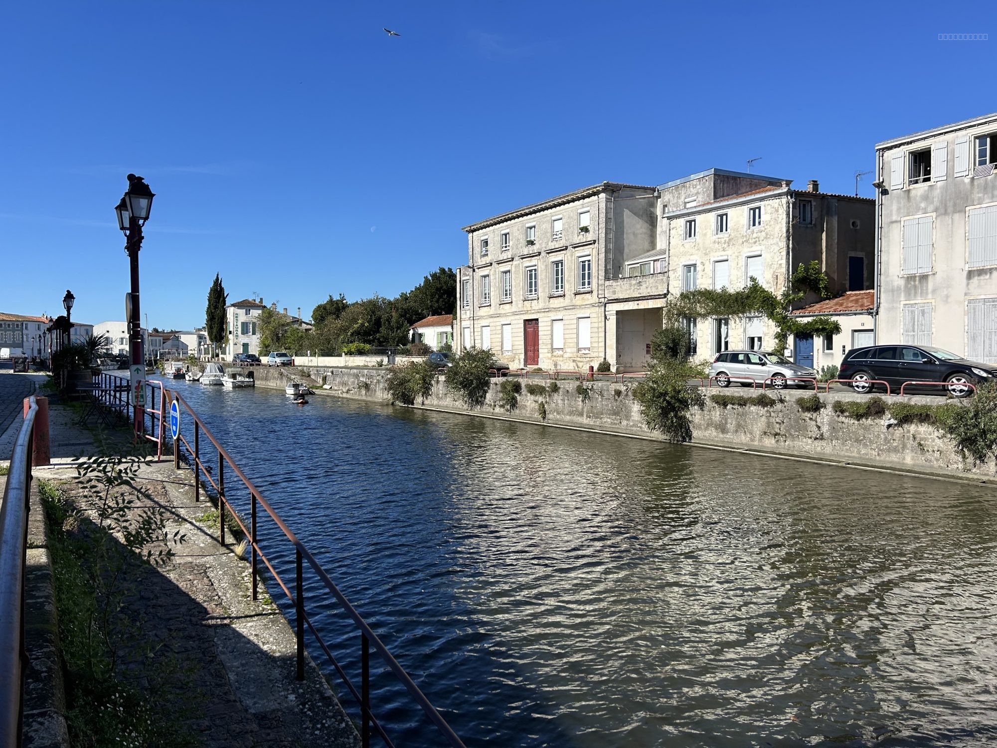 Duplex idéalement situé à 20 min de LA ROCHELLE — photo 1