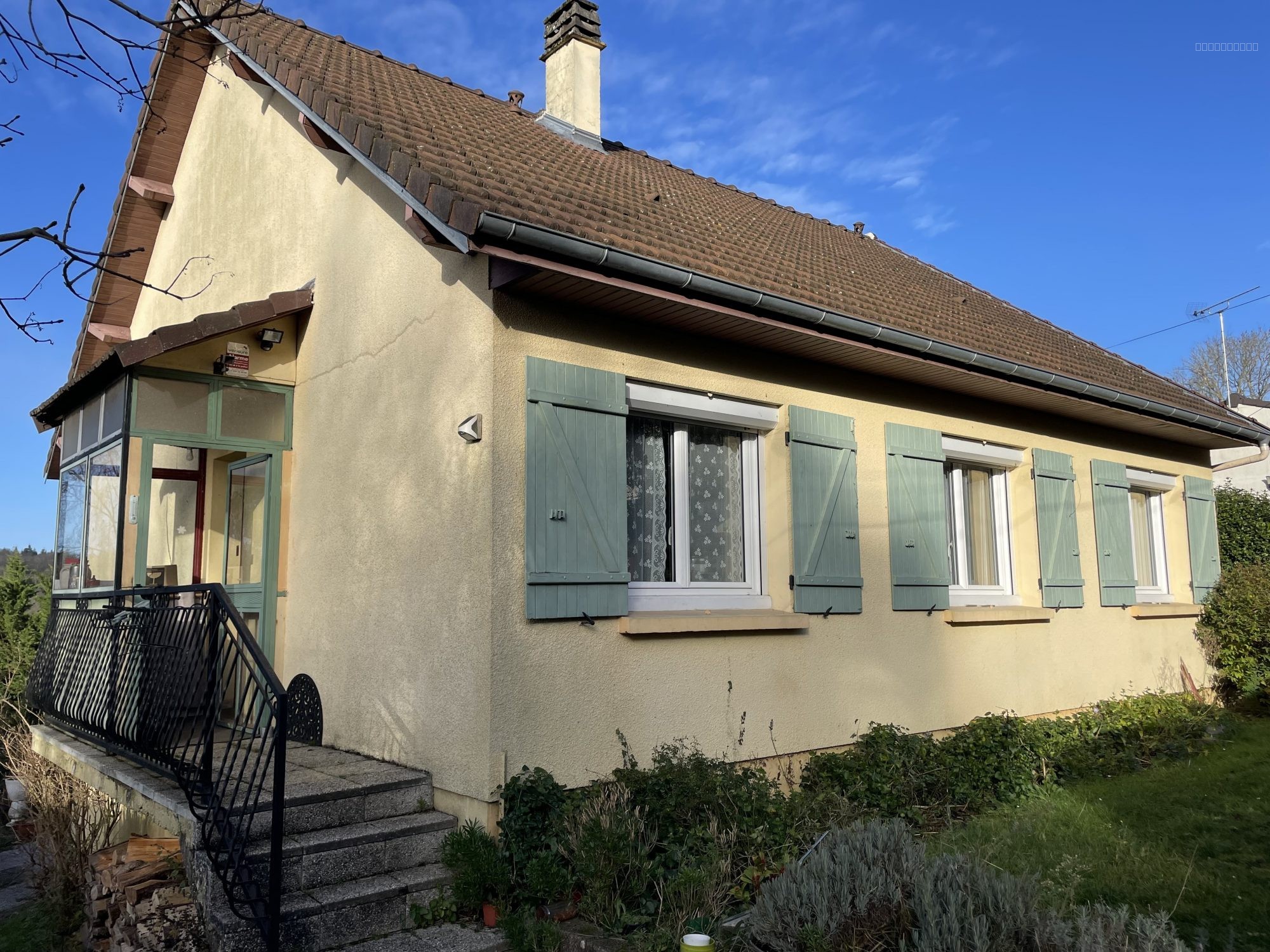Maison à vendre à Ste genevieve, 832 m², 5 pièces – photo 1 sur 13