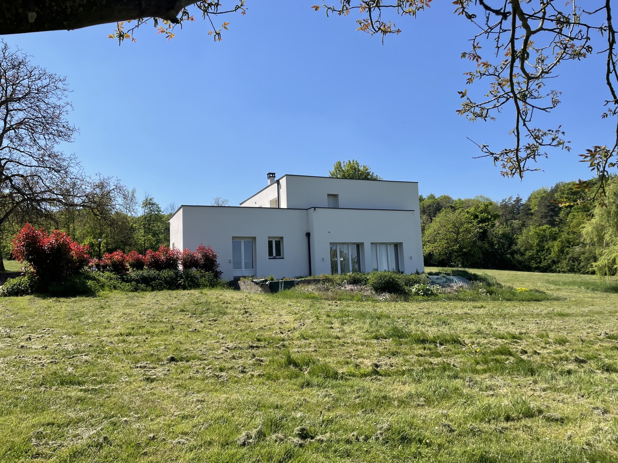 Bien immobilier à vendre à Chambly, 1 374 m², 8 pièces – photo 1 sur 20