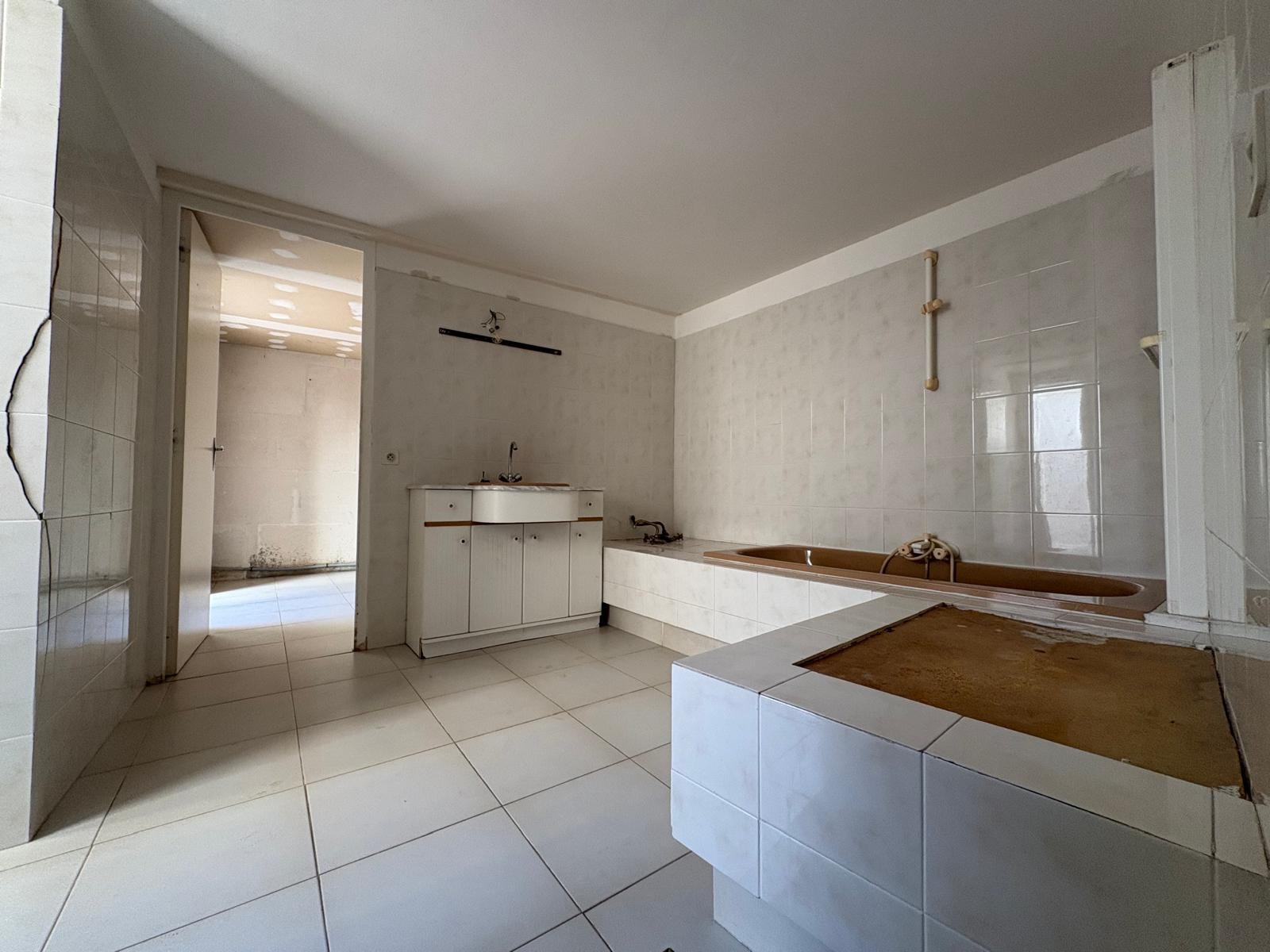 À Louer Grande Maison de Village T6 avec Cour — photo 17
