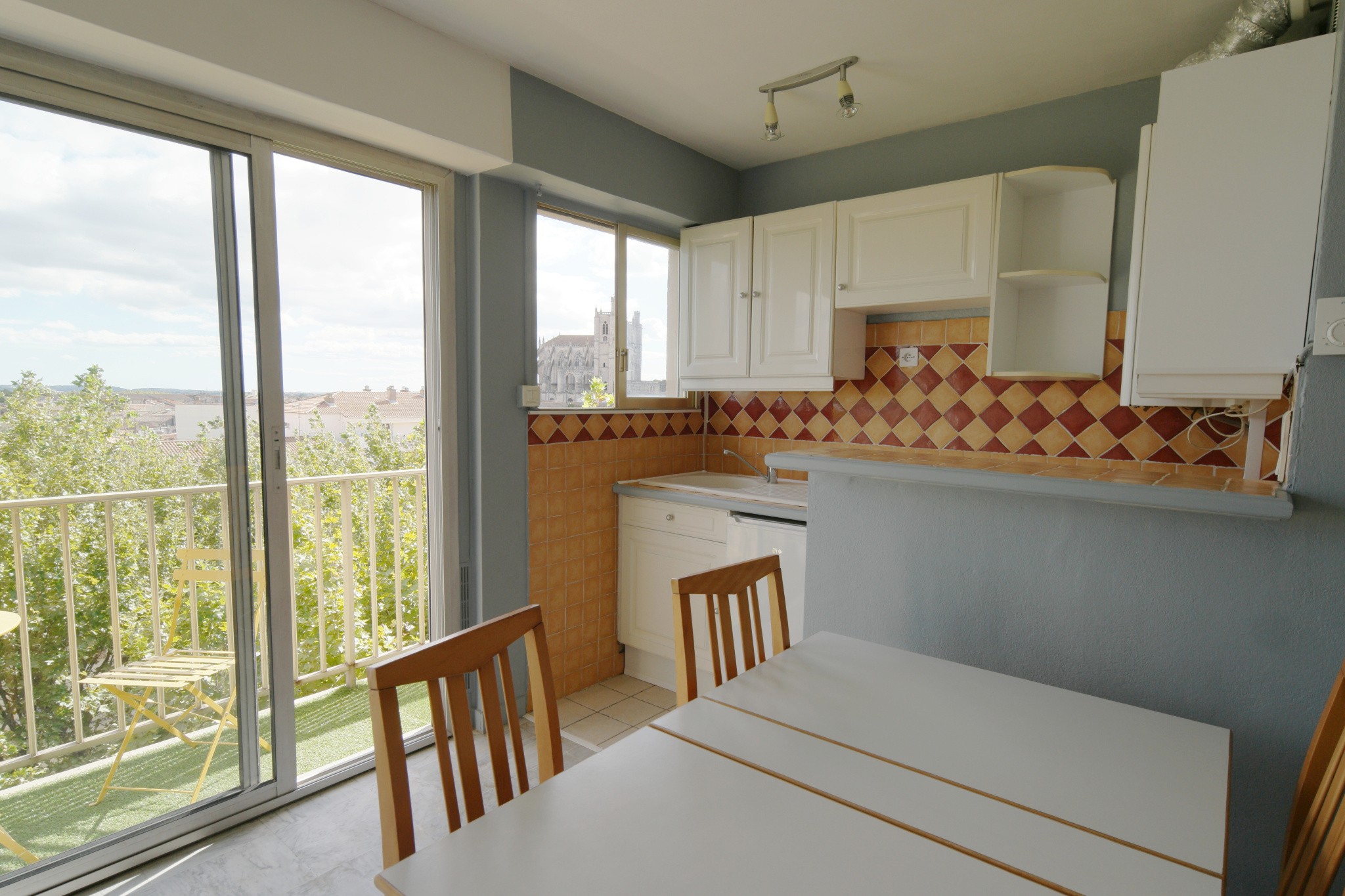 Bel appartement T2 lumineux avec vue sur la Cathédrale — photo 3