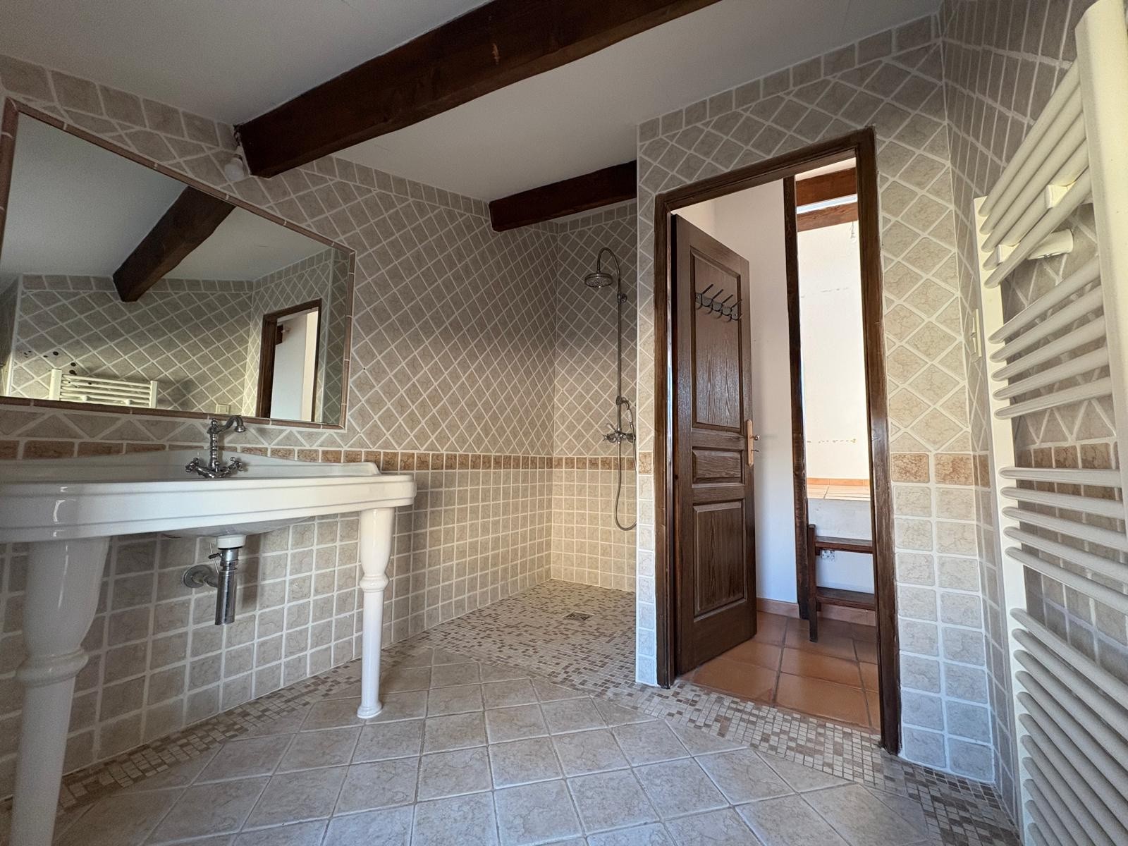 À Louer Grande Maison de Village T6 avec Cour — photo 11