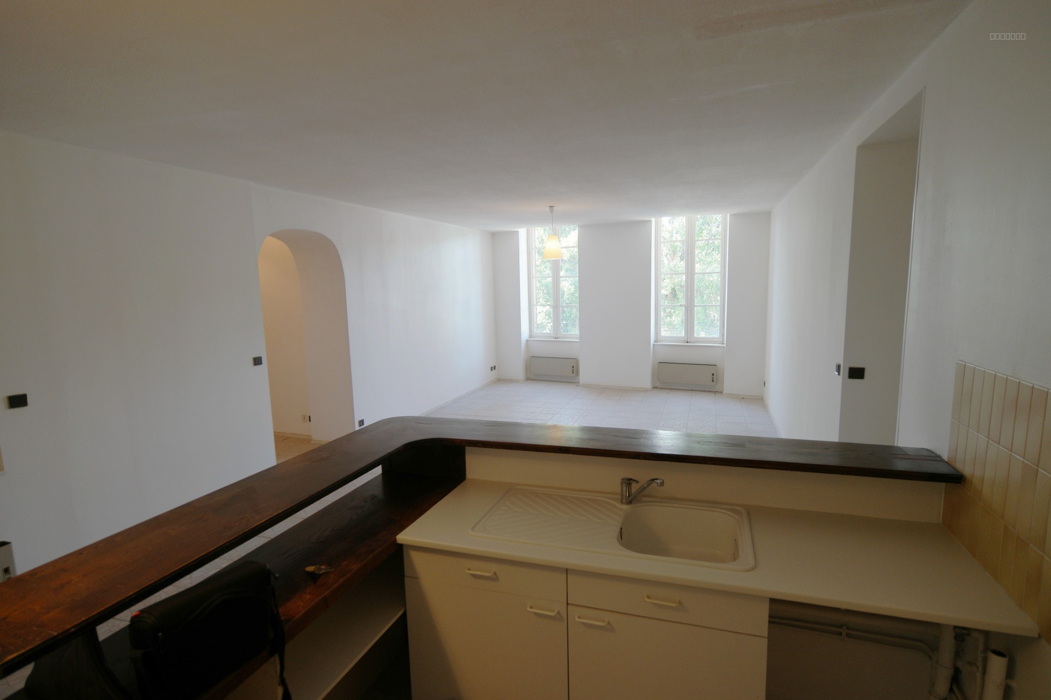 Hyper centre de Narbonne, bel appartement de type 4 de 90 m2 au 1er étage sans ascensseur d'une résidence sécu — photo 3