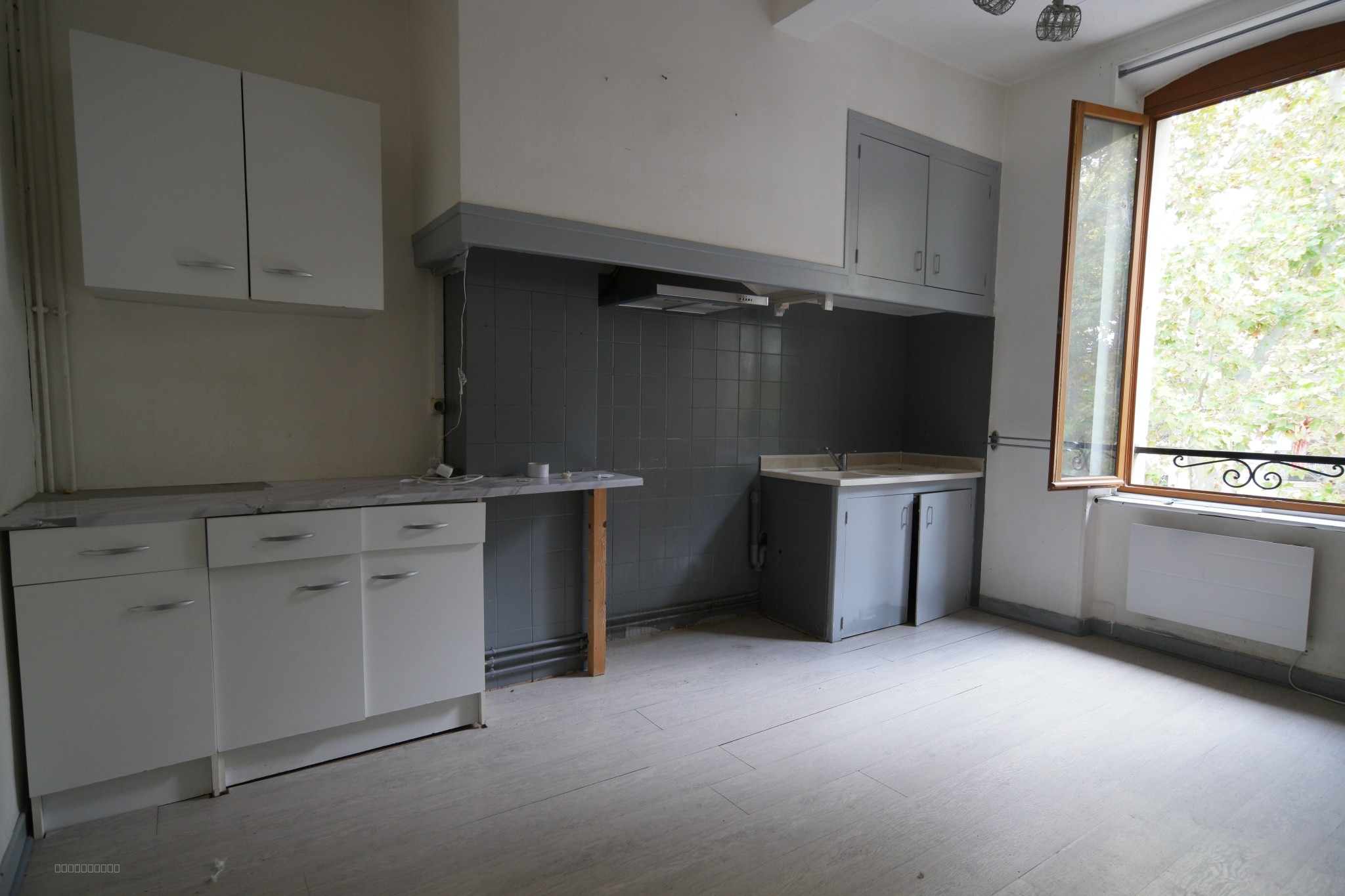 Appartement T2 de 49m2 situé au 2ème étage sans ascenseur — photo 2