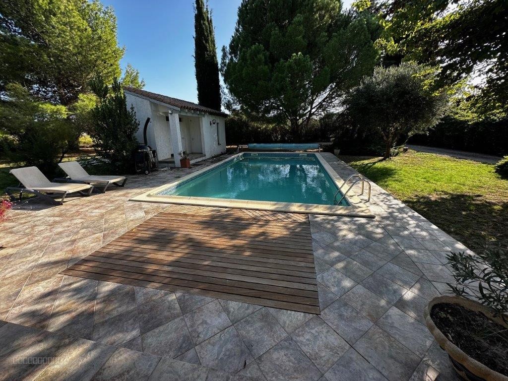 Magnifique Maison Familiale de 171m2 sur Terrain Arboré de 4200m2 avec Piscine — photo 10