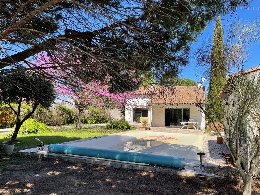 Magnifique Maison Familiale de 171m2 sur Terrain Arboré de 4200m2 avec Piscine — photo 1