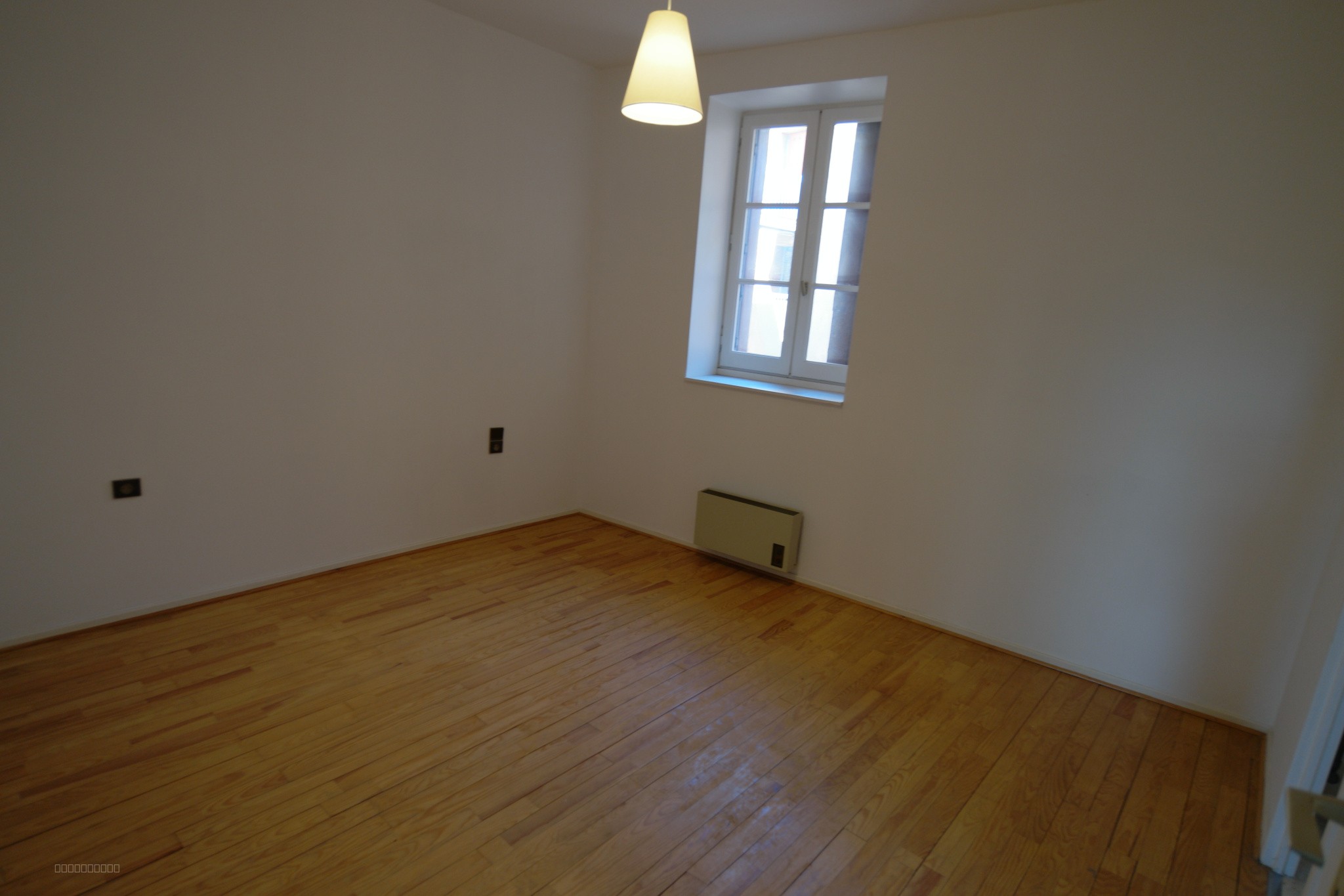 Hyper centre de Narbonne, bel appartement de type 4 de 90 m2 au 1er étage sans ascensseur d'une résidence sécu — photo 4