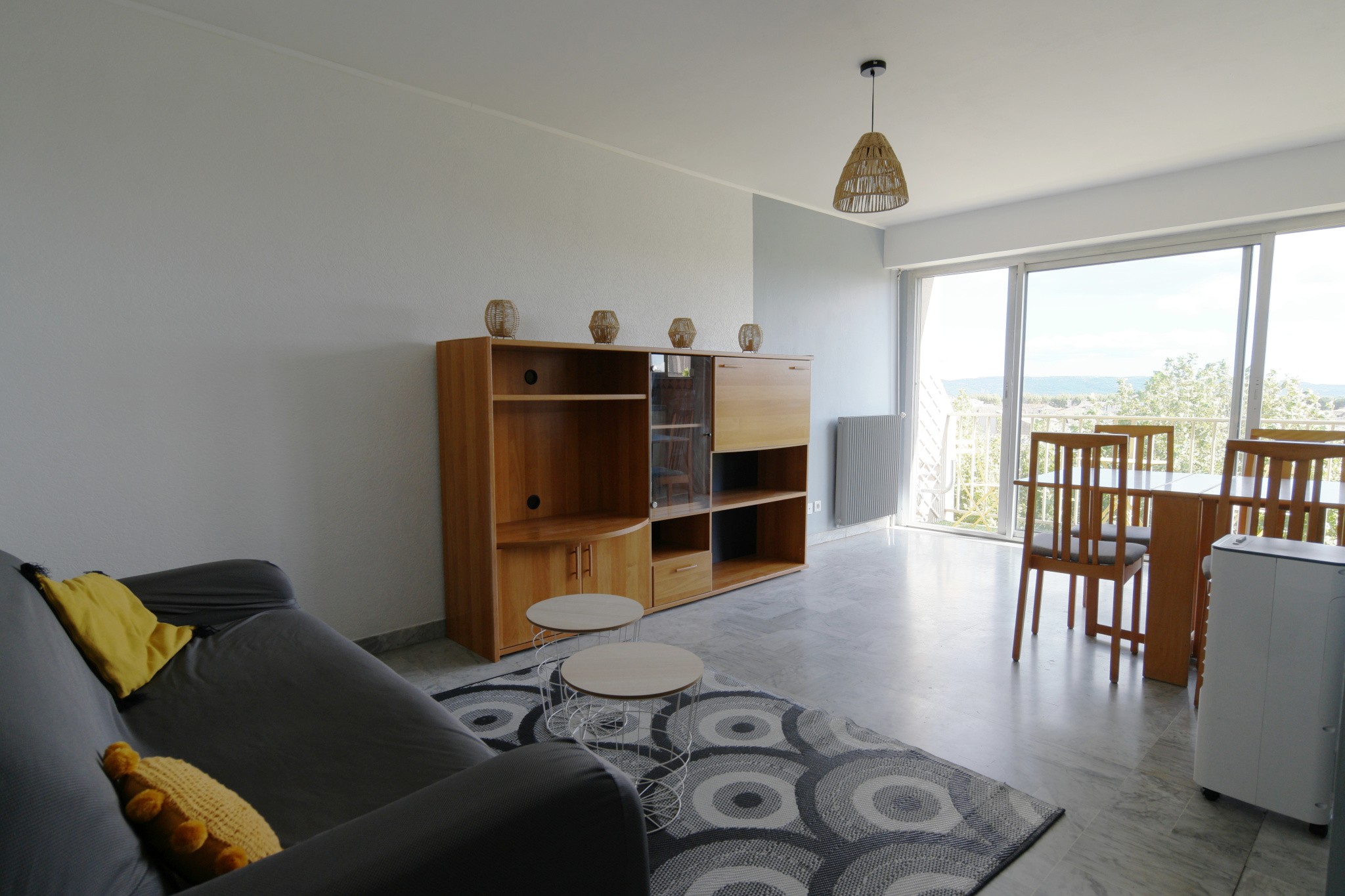 Bel appartement T2 lumineux avec vue sur la Cathédrale — photo 2