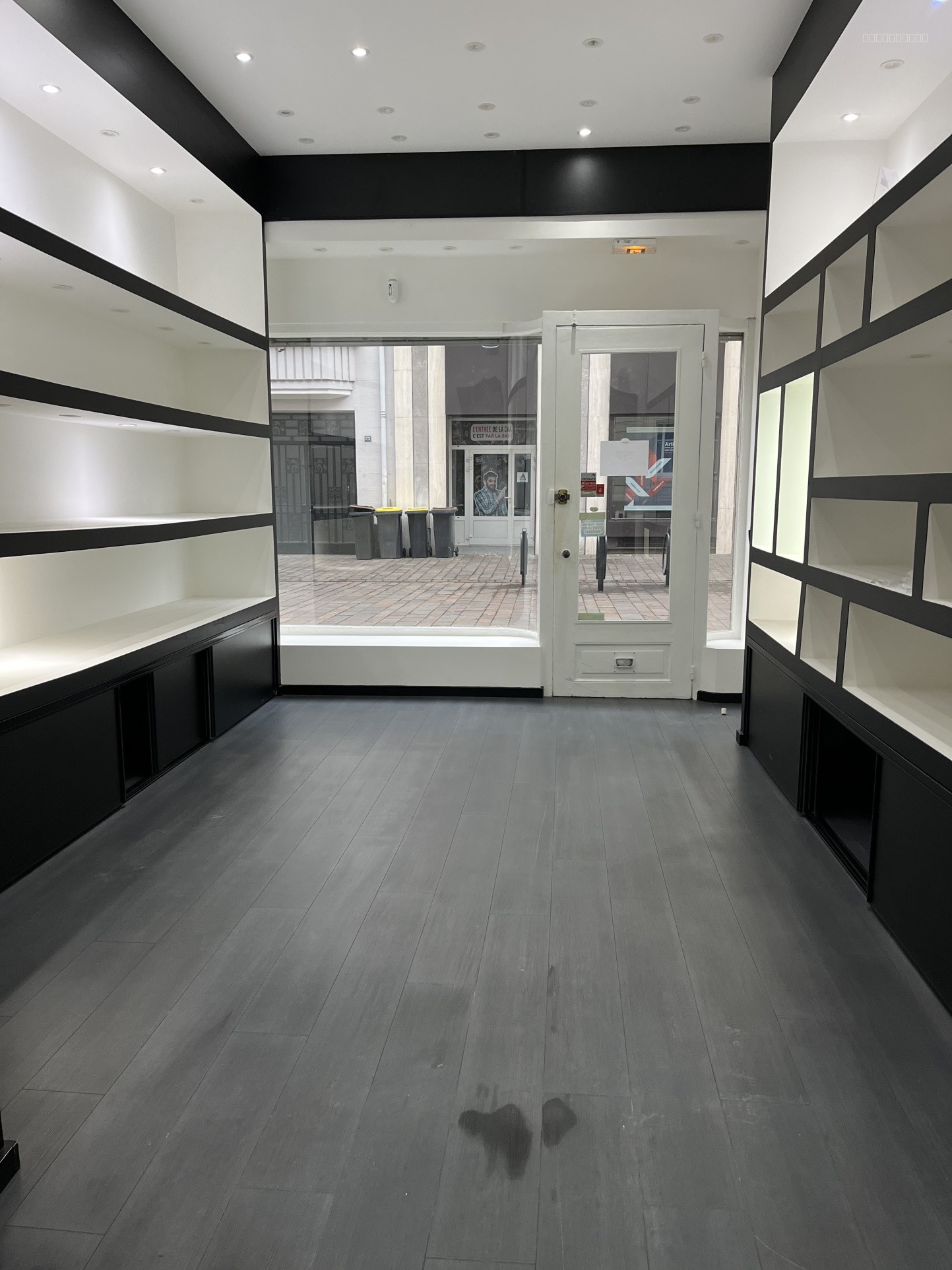 Local commercial à louer à Mulhouse, 27 m² – photo 1 sur 7