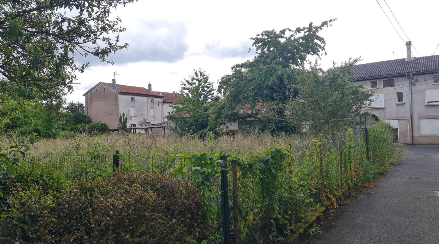 Terrain à vendre à Dieuze, 716 m² – photo 1 sur 2