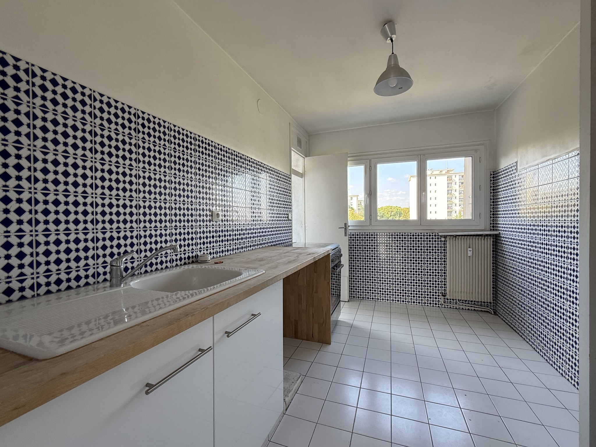 Montpellier, proche Arceaux, Dernier etage, coquet T3 belle terrasse , cave, parking, — photo 6
