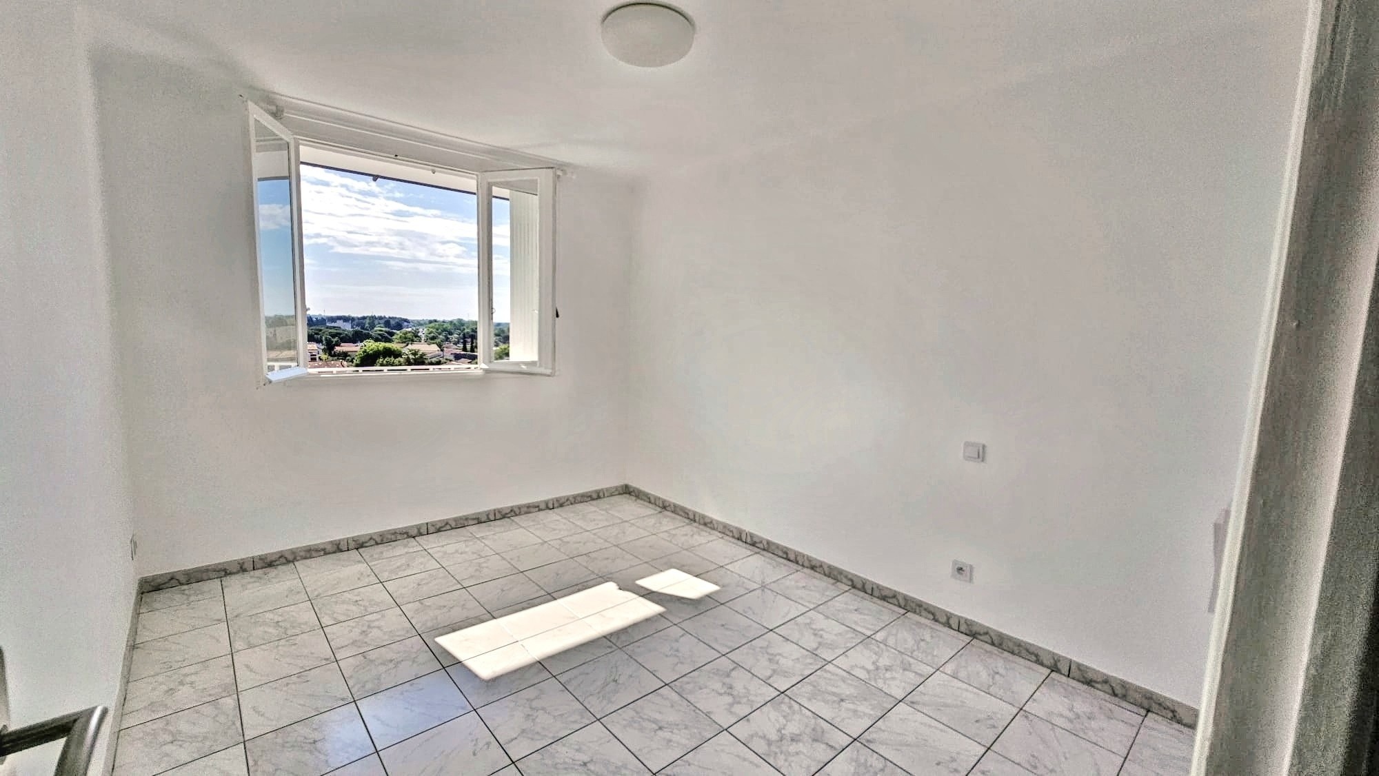 Montpellier-Appartement T3 Bis de 66 M2 - Balcon- Vue dégagée -ascenseur — photo 9