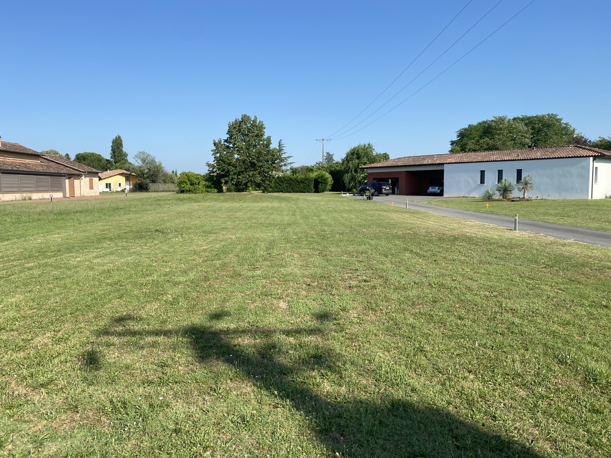 Bien immobilier à vendre à Bessieres, 600 m² – photo 2 sur 3