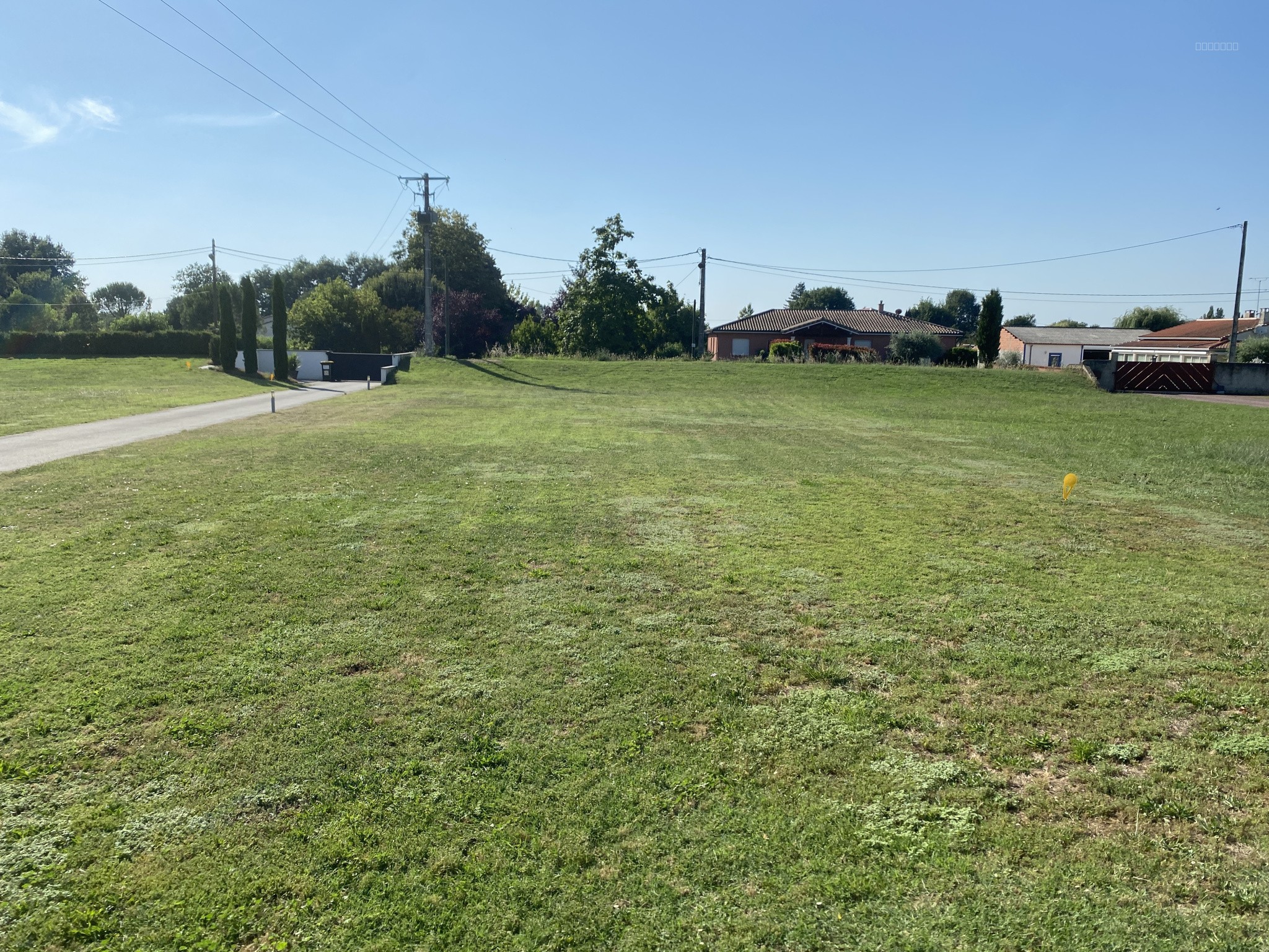 Bien immobilier à vendre à Bessieres, 600 m² – photo 3 sur 3