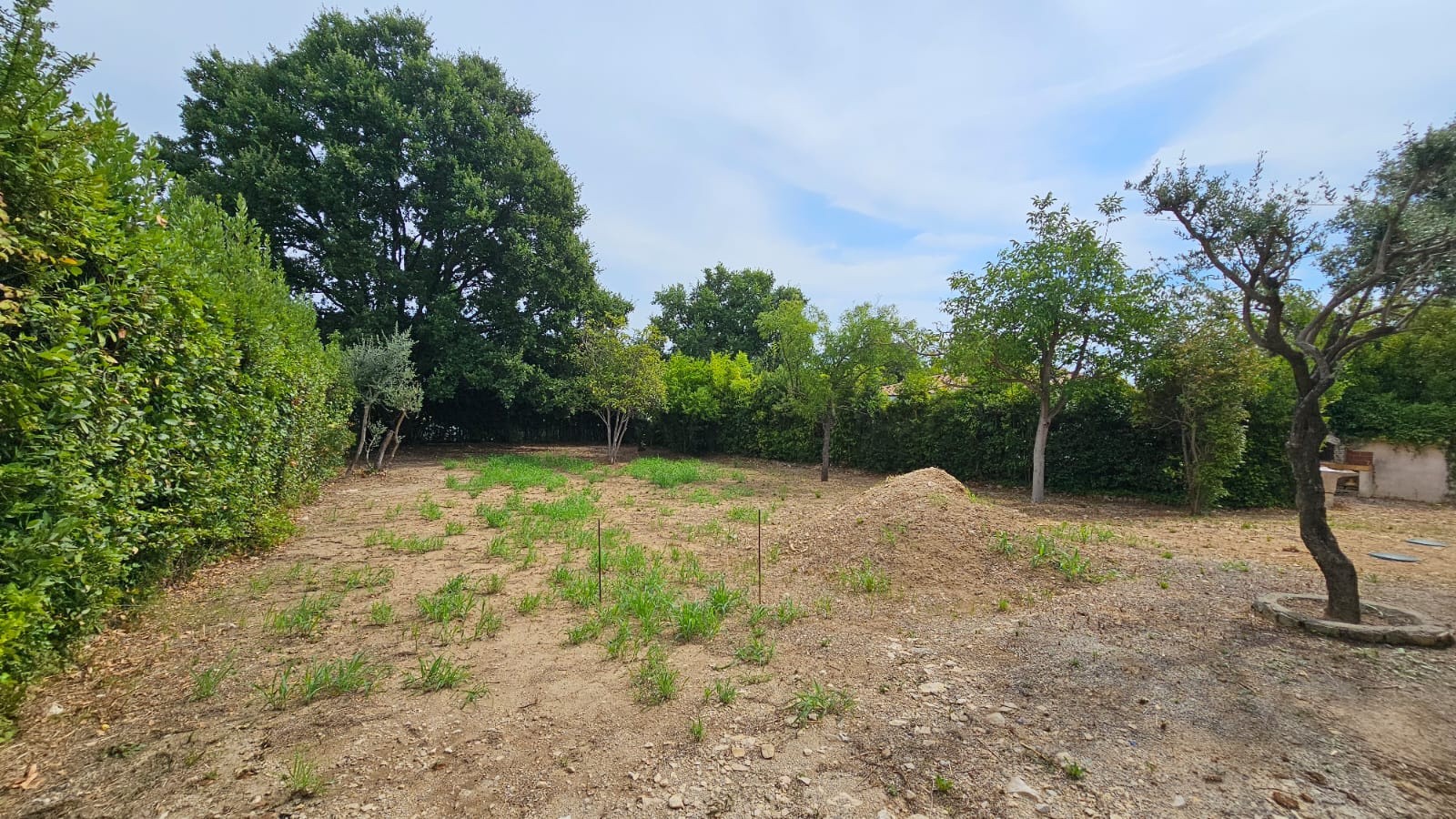 Bien immobilier à vendre à Calvisson, 548 m² – photo 2 sur 3