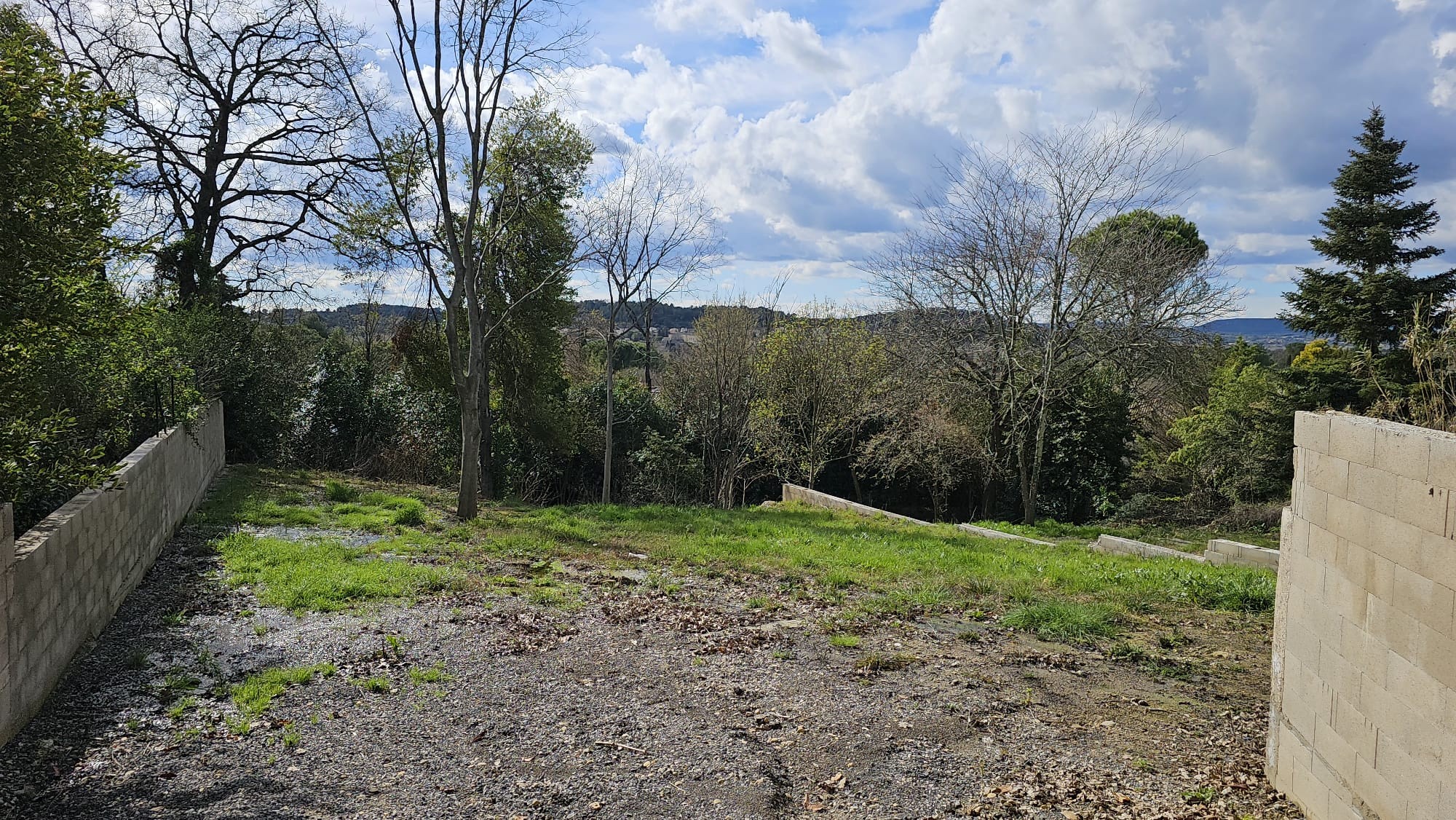 Bien immobilier à vendre à Villevieille, 753 m² – photo 1 sur 2