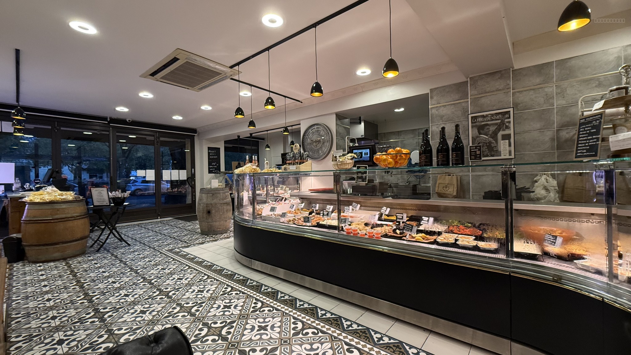 Fonds de commerce à vendre à Nimes, 256 m² – photo 3 sur 9
