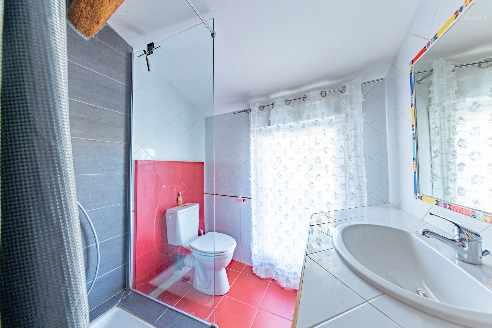 Exclusivité -Candillargues-Centre ville- Maison piscinable 191 M2 en R+2 -7 Piéces , 4 Chambres -Cour, Terrass — photo 11