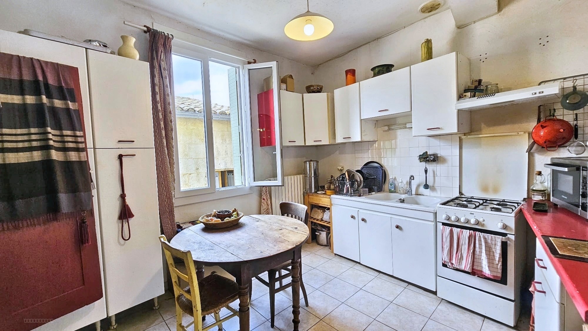 Sommiéres - Centre historique - Maison 6 Pièces 130 M2 A rafraichir — photo 8