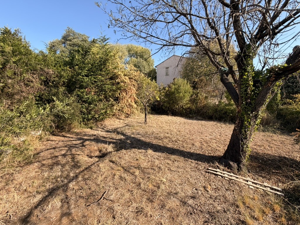 Terrain à vendre à Le cres, 196 m² – photo 1 sur 9
