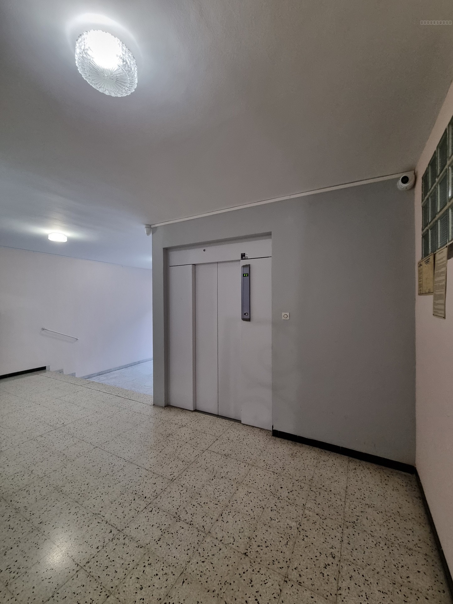 Grand T2 avec loggia aménagée en chambre Vue imprenable sur la cathédrale - Narbonne — photo 11