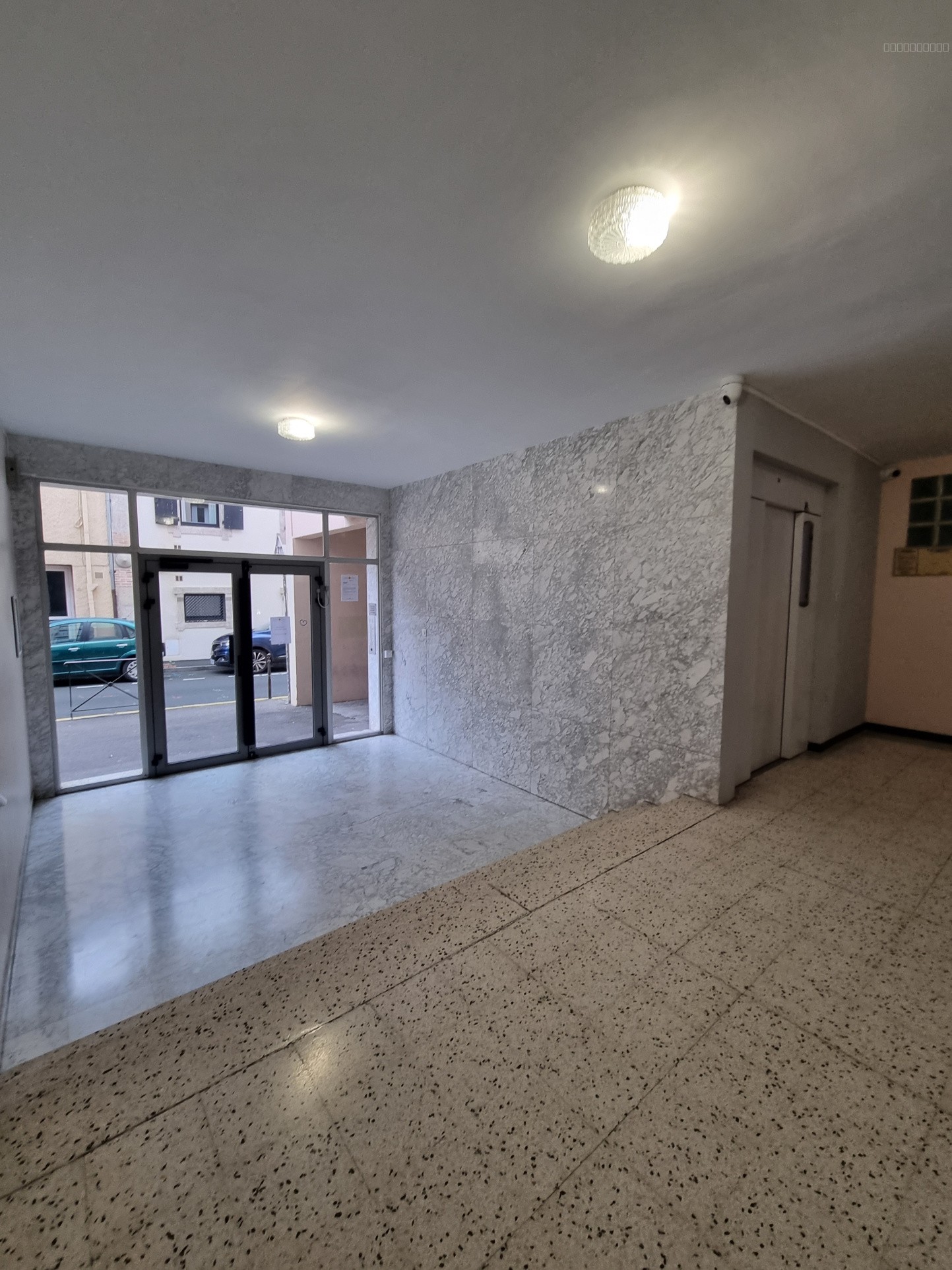 Grand T2 avec loggia aménagée en chambre Vue imprenable sur la cathédrale - Narbonne — photo 13