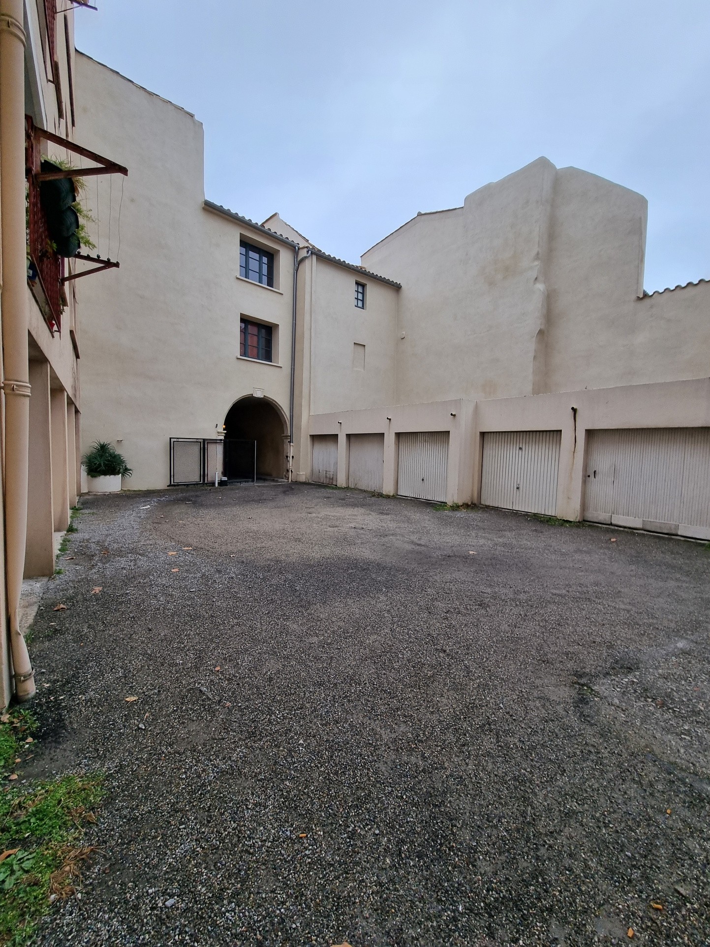 Grand T2 avec loggia aménagée en chambre Vue imprenable sur la cathédrale - Narbonne — photo 10
