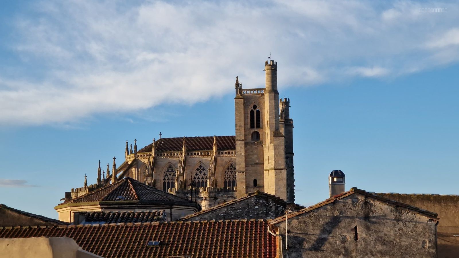 Grand T2 avec loggia aménagée en chambre Vue imprenable sur la cathédrale - Narbonne — photo 5