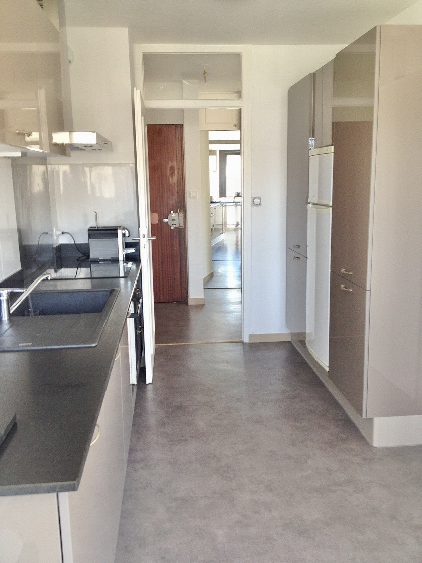 EXCLU Divonne les Bains 01220 : GRAND T2 convertible T3 avec balcon, cave et parking en sous sol — photo 5