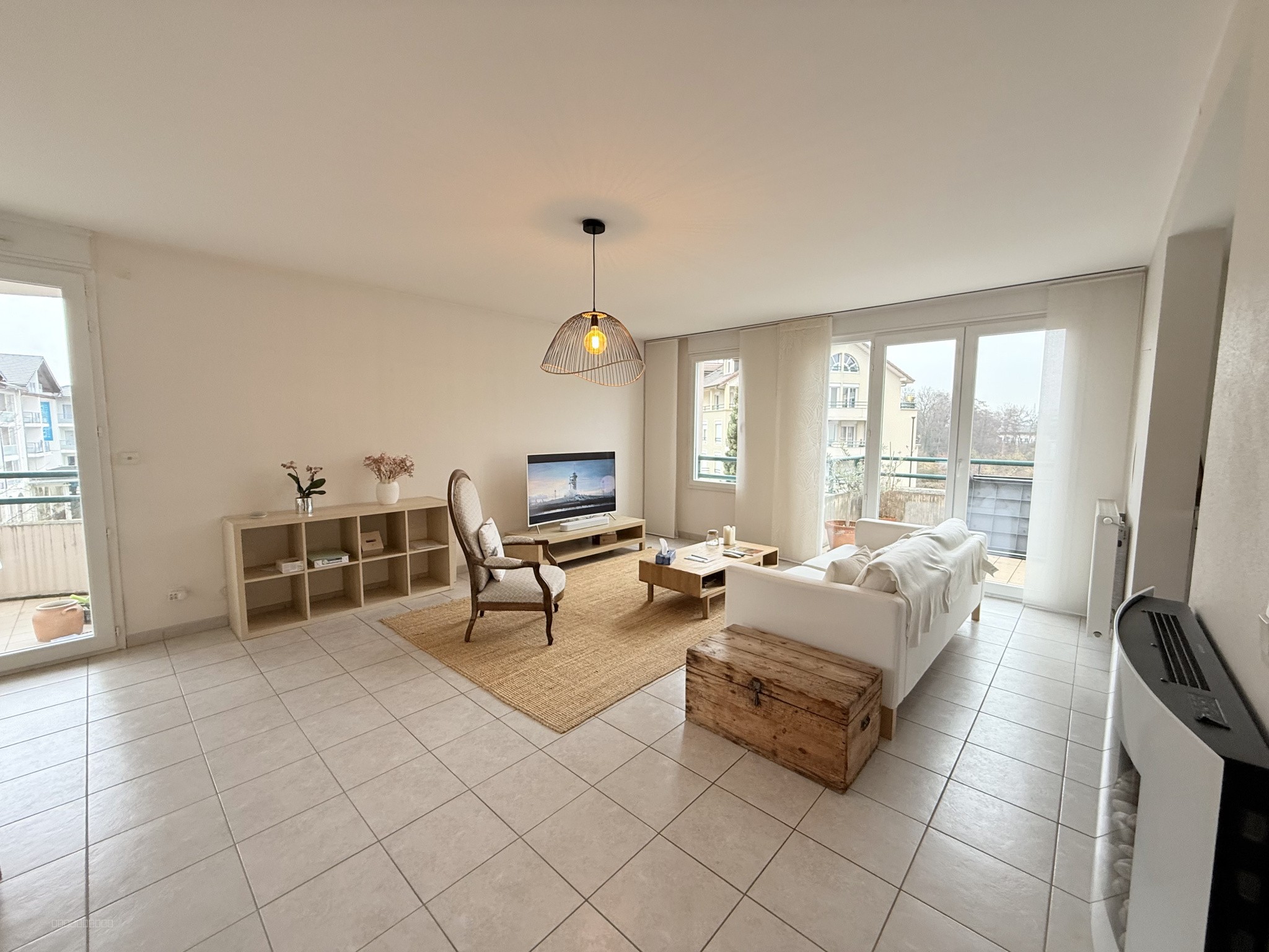 Appartement à louer à Divonne les bains, 92 m², 3 pièces – photo 2 sur 10
