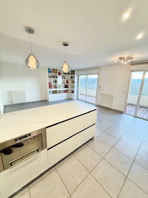 DIVONNE LES BAINS 01220, T4 DUPLEX 100M2 AVEC 2 TERRASSES, GRAND ET PARKING — photo 6