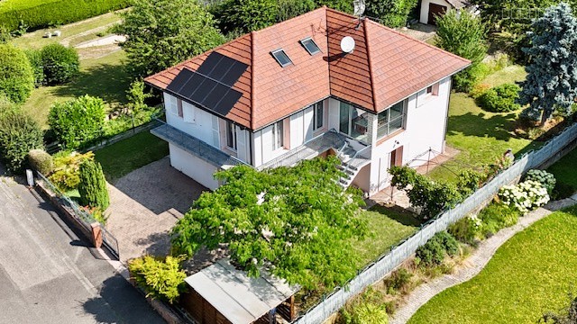 Maison à vendre à Ornex, 222 m², 8 pièces – photo 1 sur 20