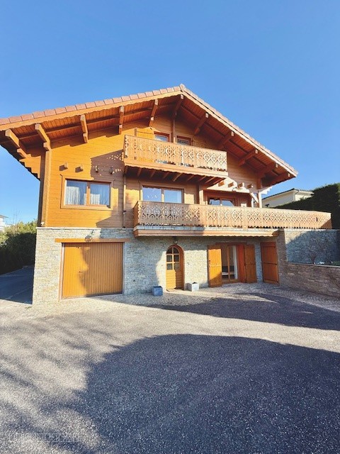 Maison à vendre à Crozet, 200 m², 9 pièces – photo 2 sur 20