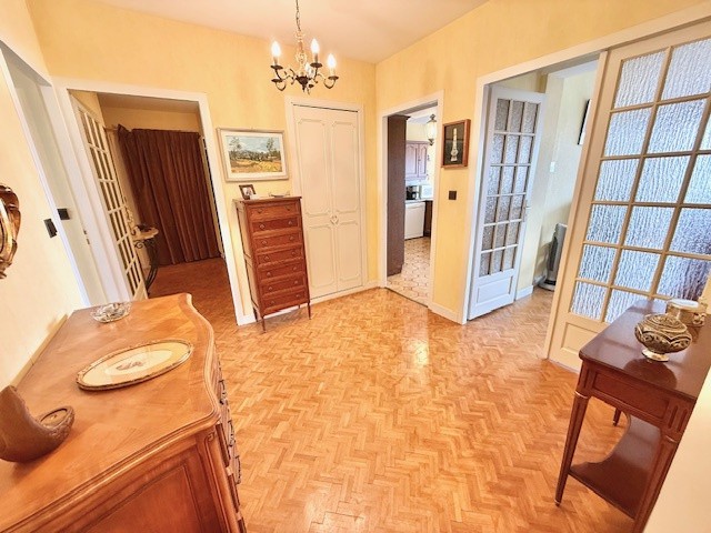 DIVONNE LES BAINS 01220, CENTRE VILLE, T4 121m2 avec terrasse, garage et cave — photo 14
