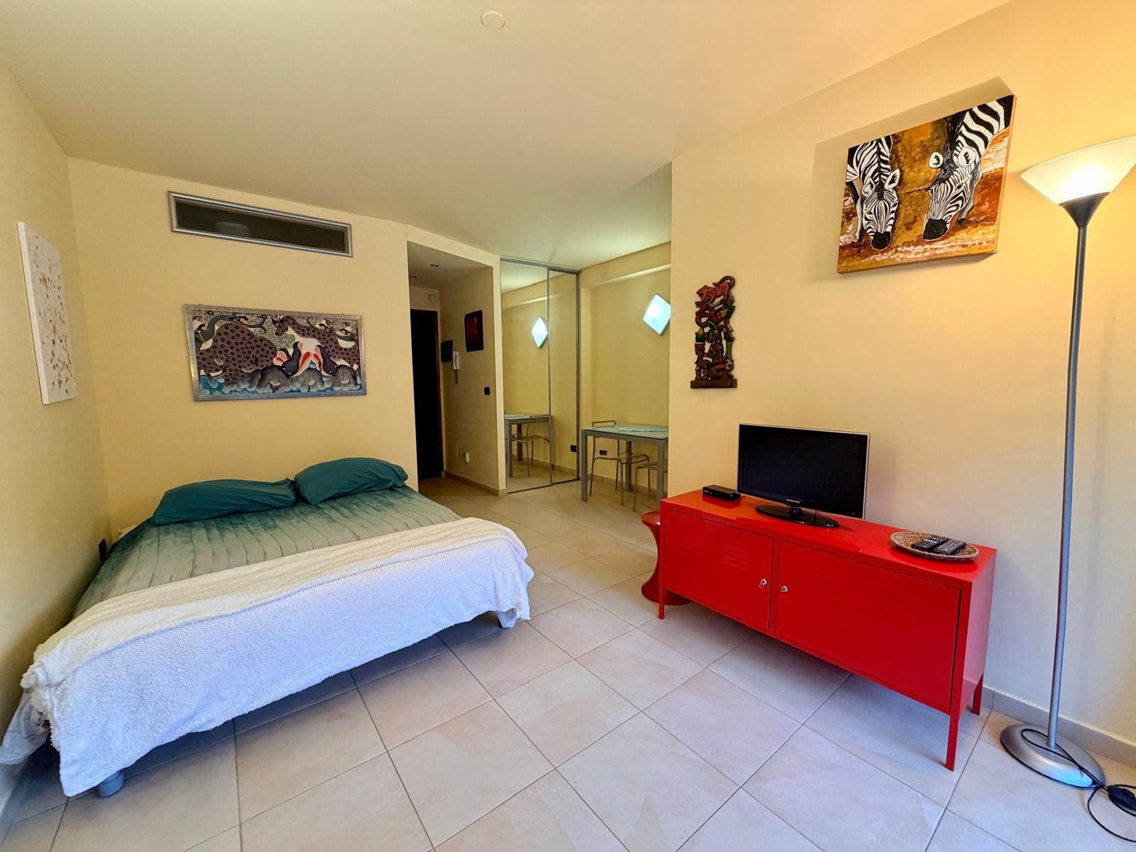 Menton - Haut Carei - Studio meublé avec terrasse et parking privé — photo 4