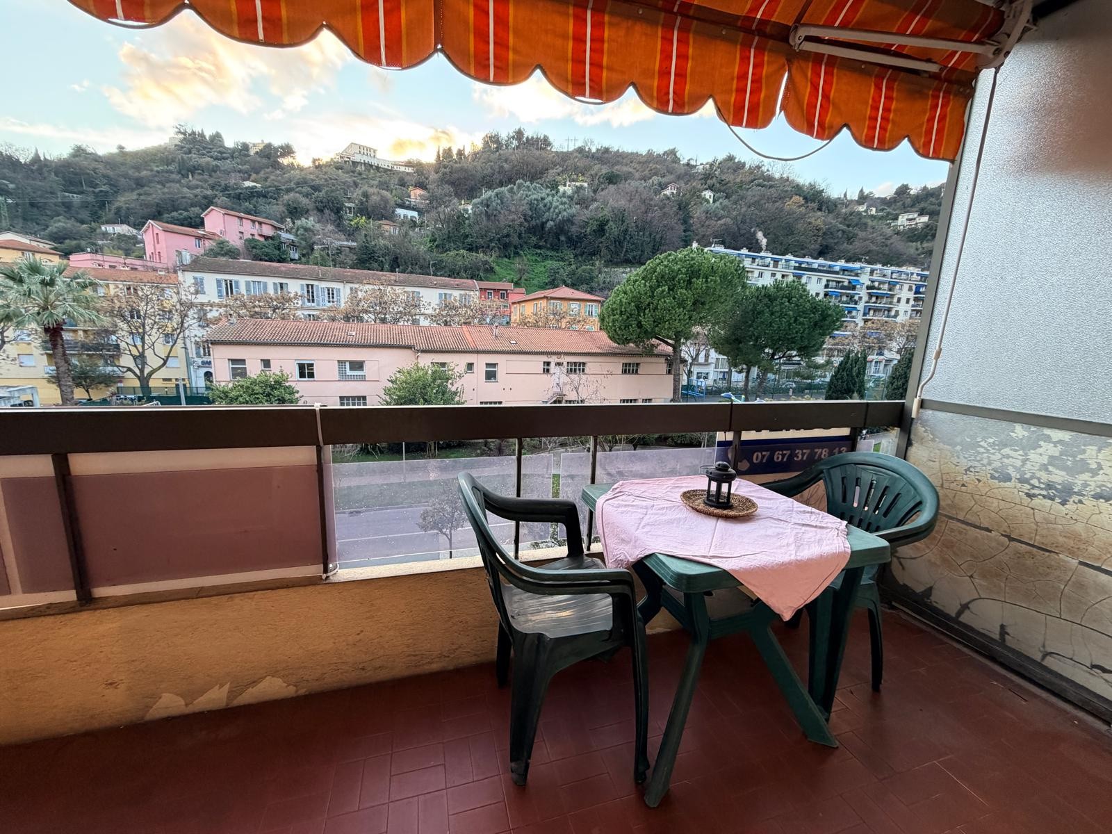 Menton - Haut Carei - Studio meublé avec terrasse et parking privé — photo 3