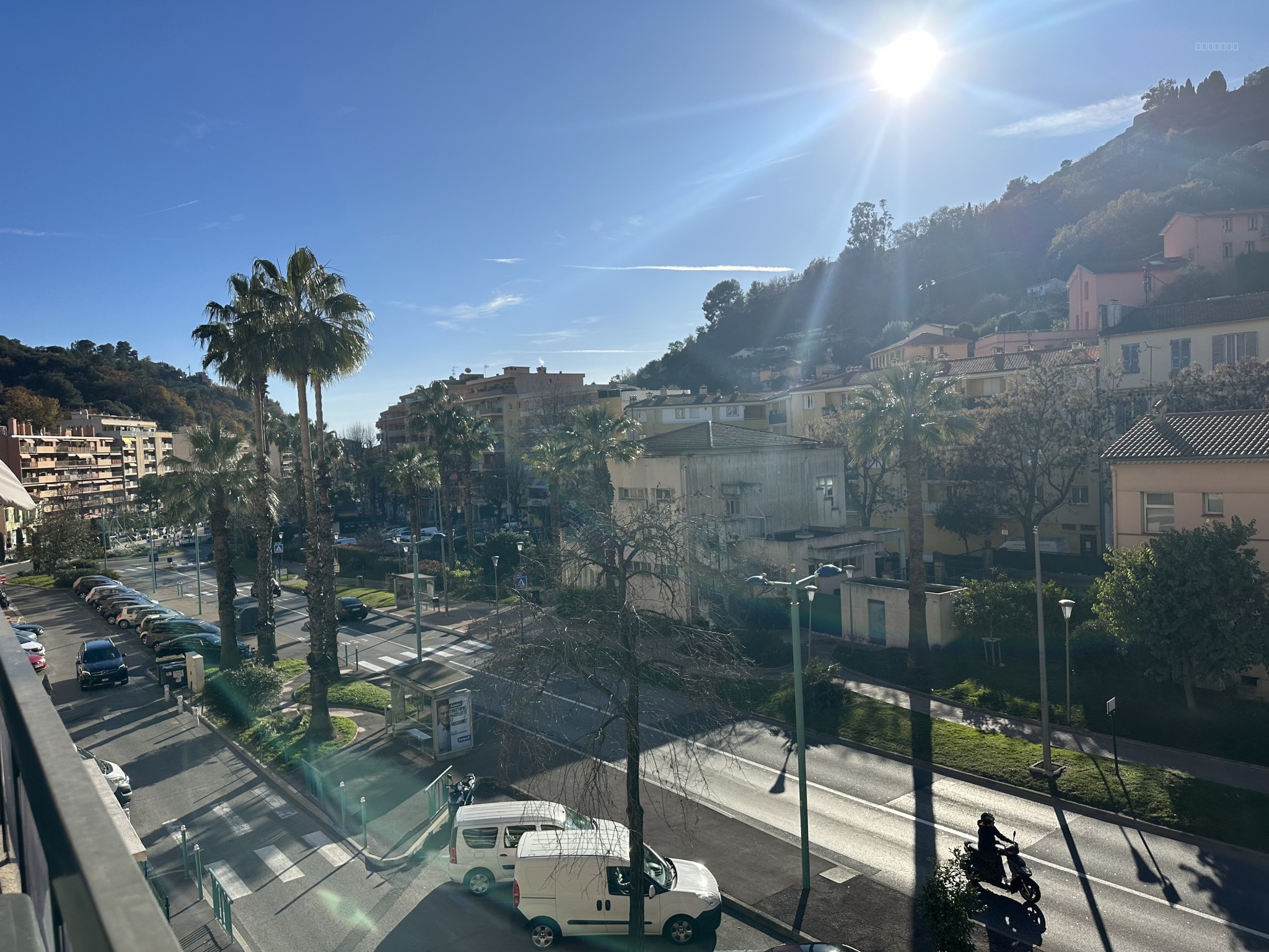 Menton - Haut Carei - Studio meublé avec terrasse et parking privé — photo 13