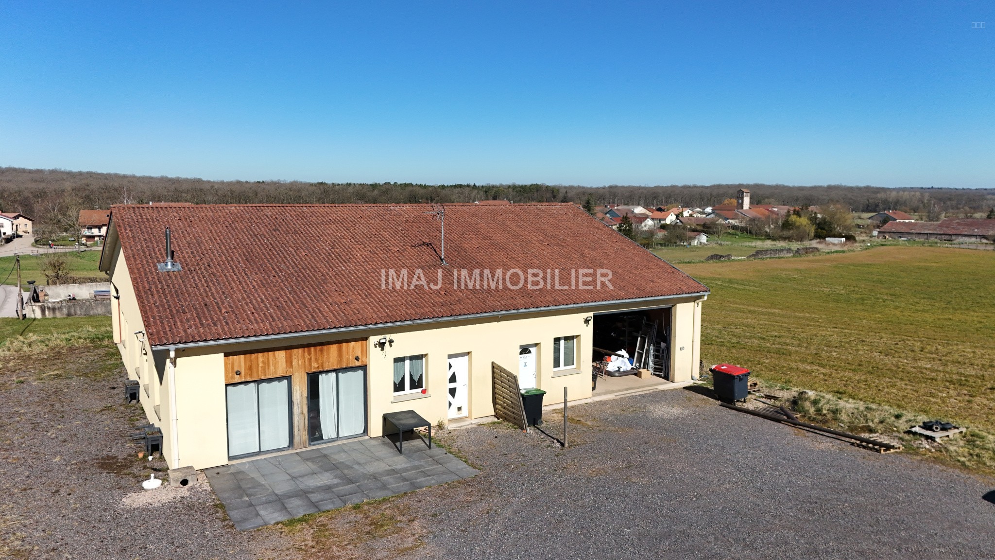 Immeuble à vendre à Dignonville, 220 m² – photo 1 sur 6