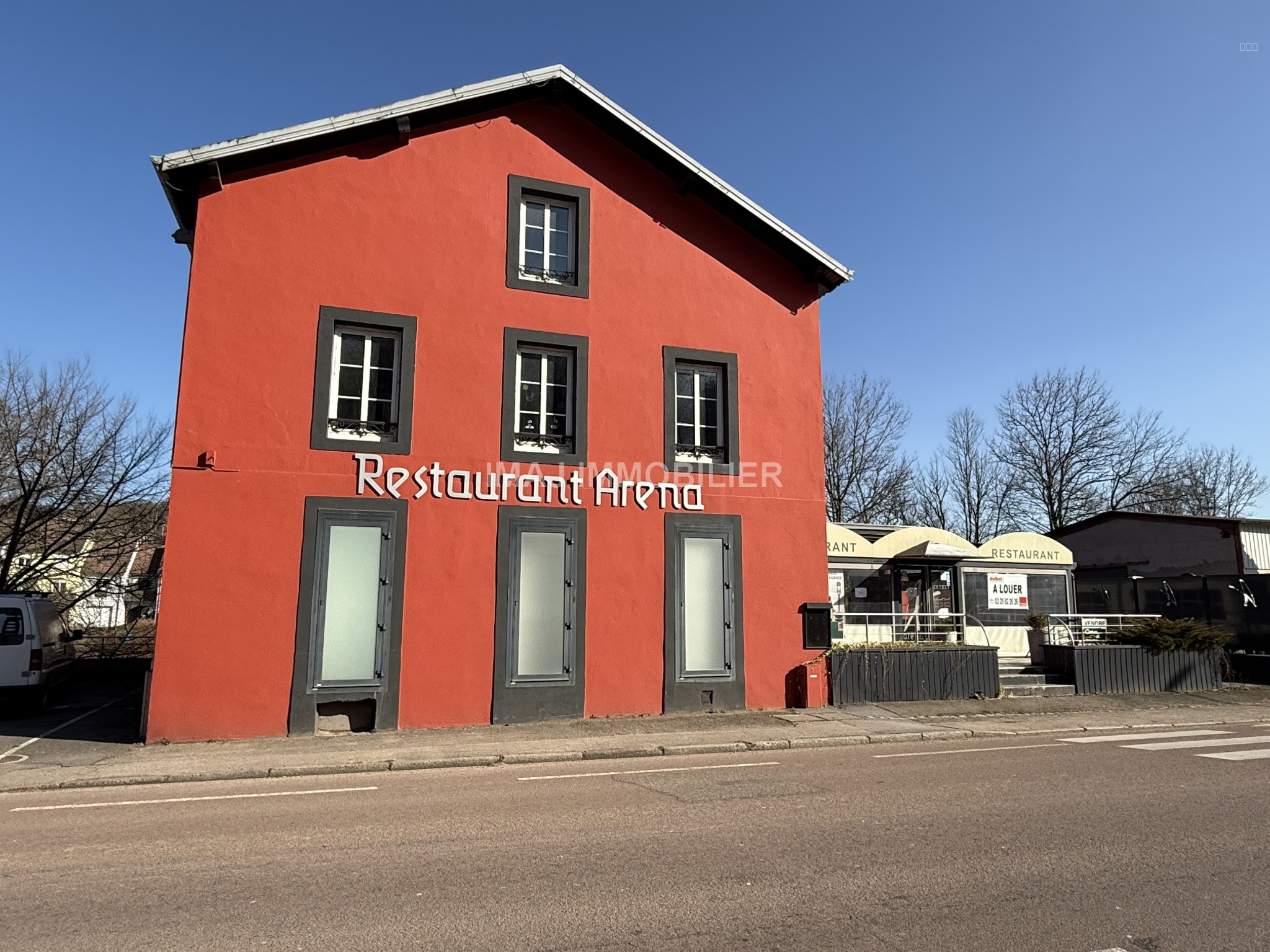 Bien immobilier à vendre à Epinal, 340 m² – photo 1 sur 11