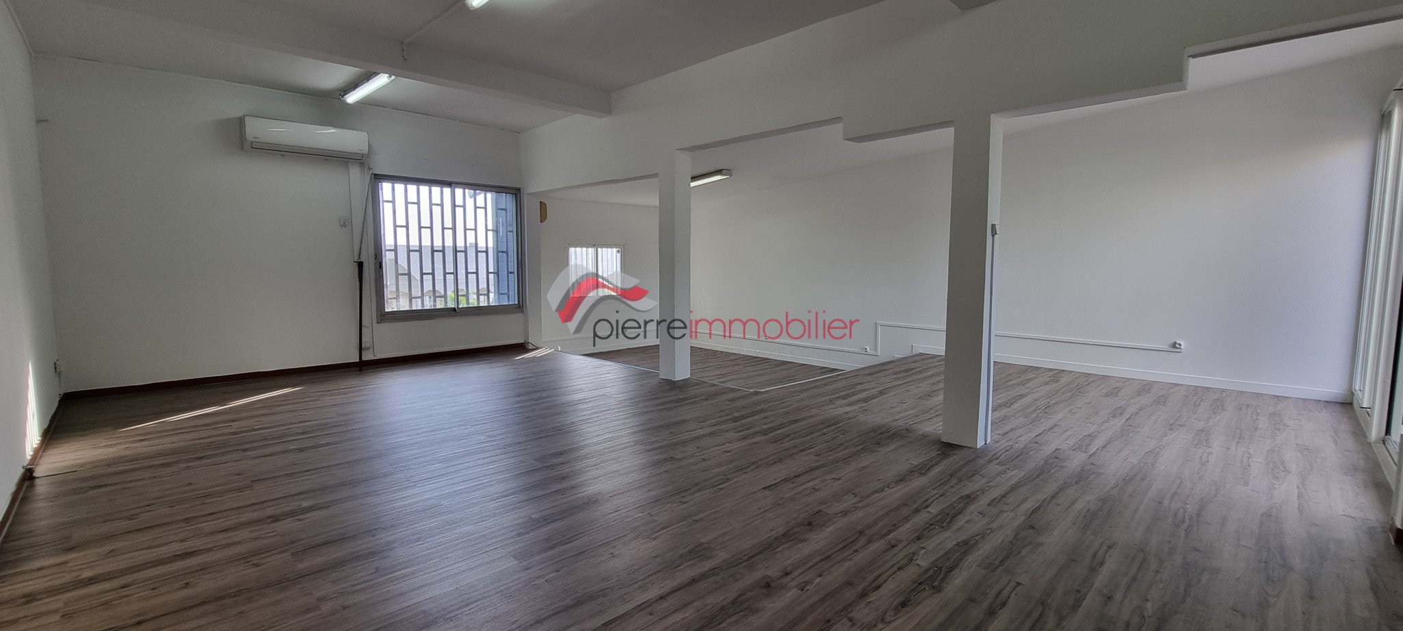 Local commercial à louer à St pierre, 82 m² – photo 1 sur 6