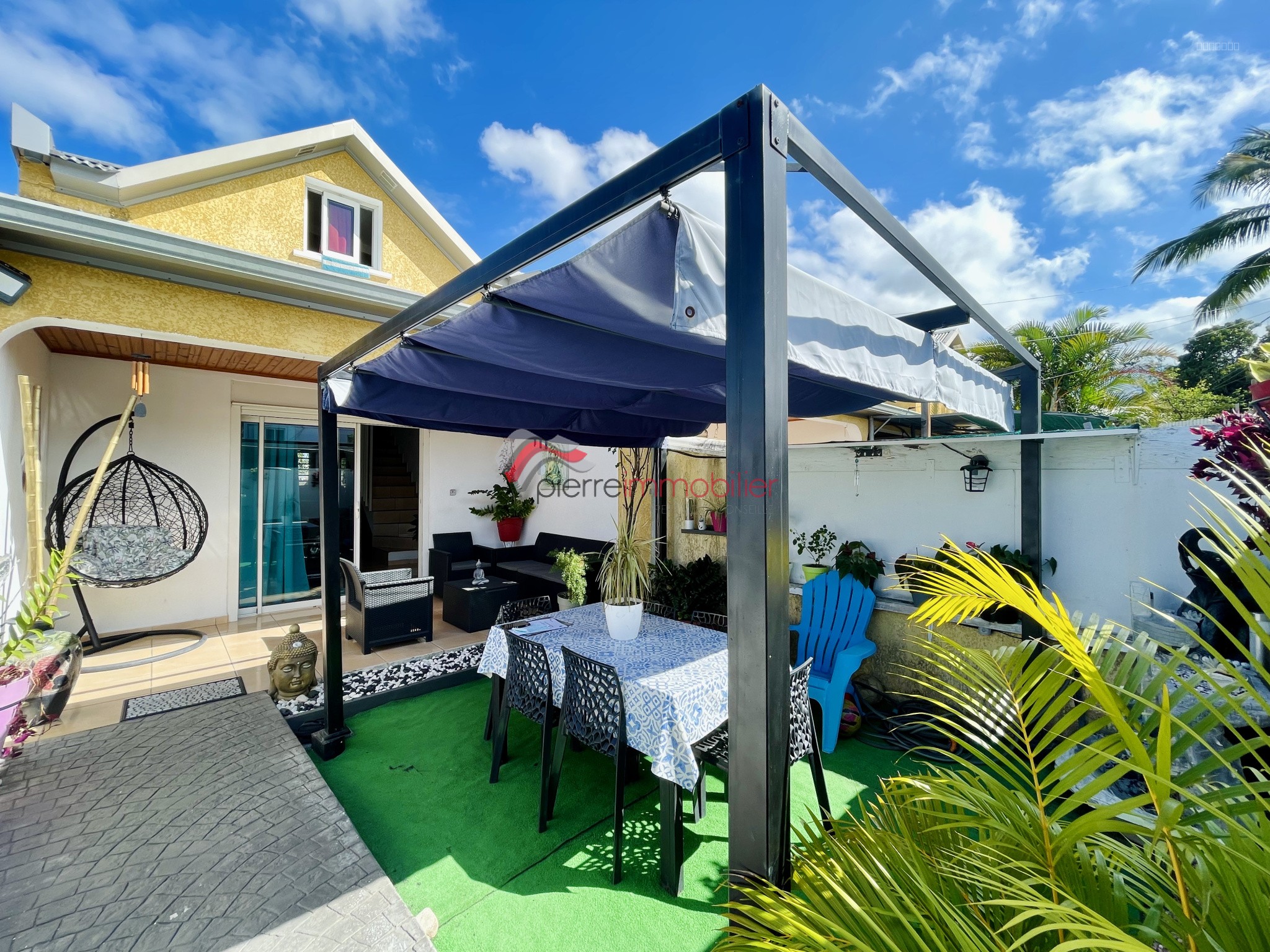 Maison à vendre à St louis, 256 m², 13 pièces – photo 1 sur 11