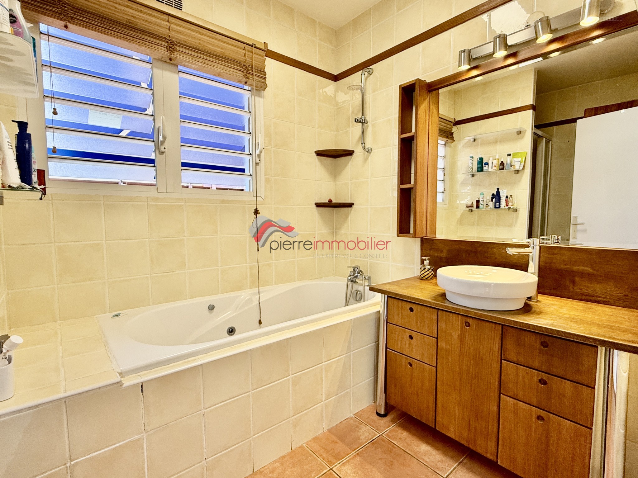 Bien immobilier à vendre à St pierre, 75 m², 4 pièces – photo 3 sur 5