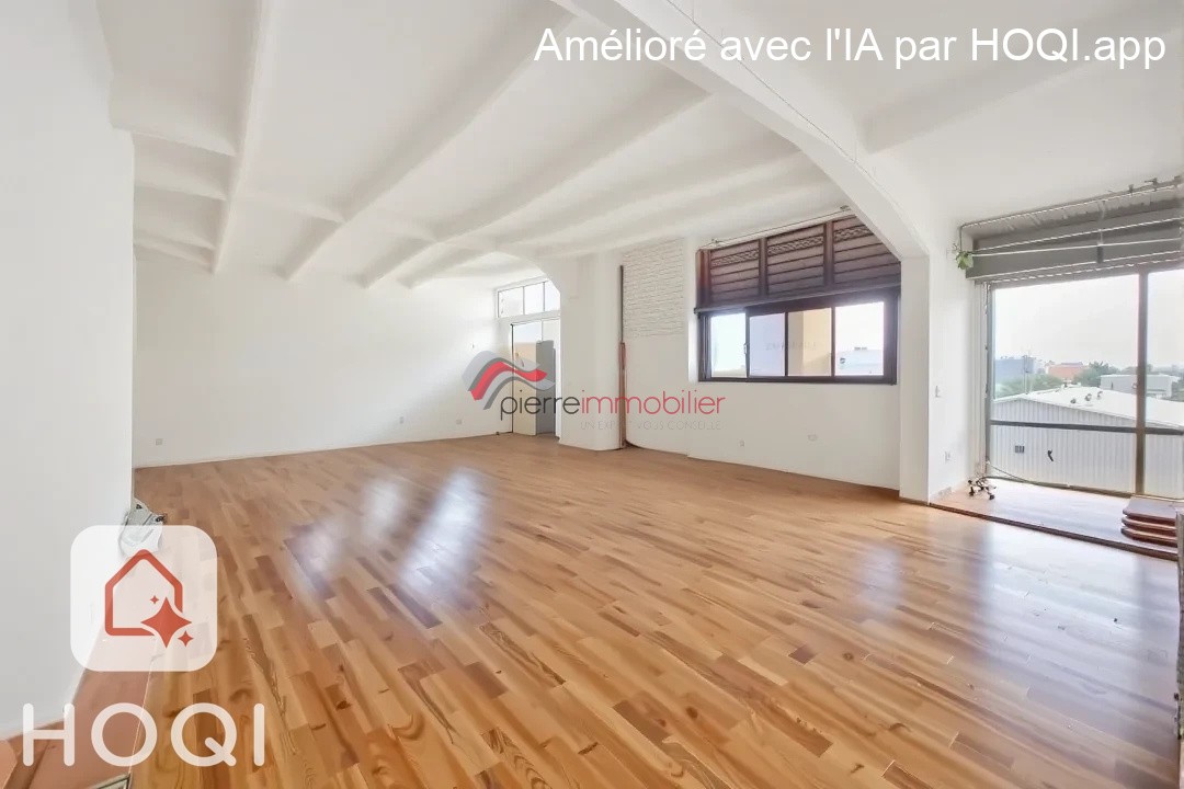 Local commercial à louer à St pierre, 150 m² – photo 1 sur 4