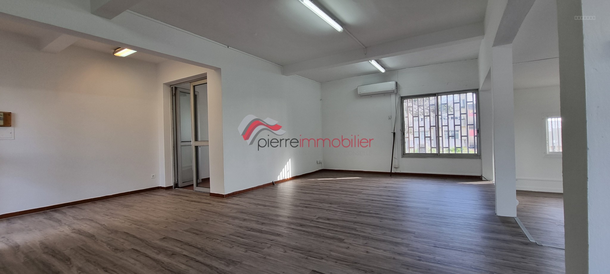 Local commercial à louer à St pierre, 82 m² – photo 3 sur 6