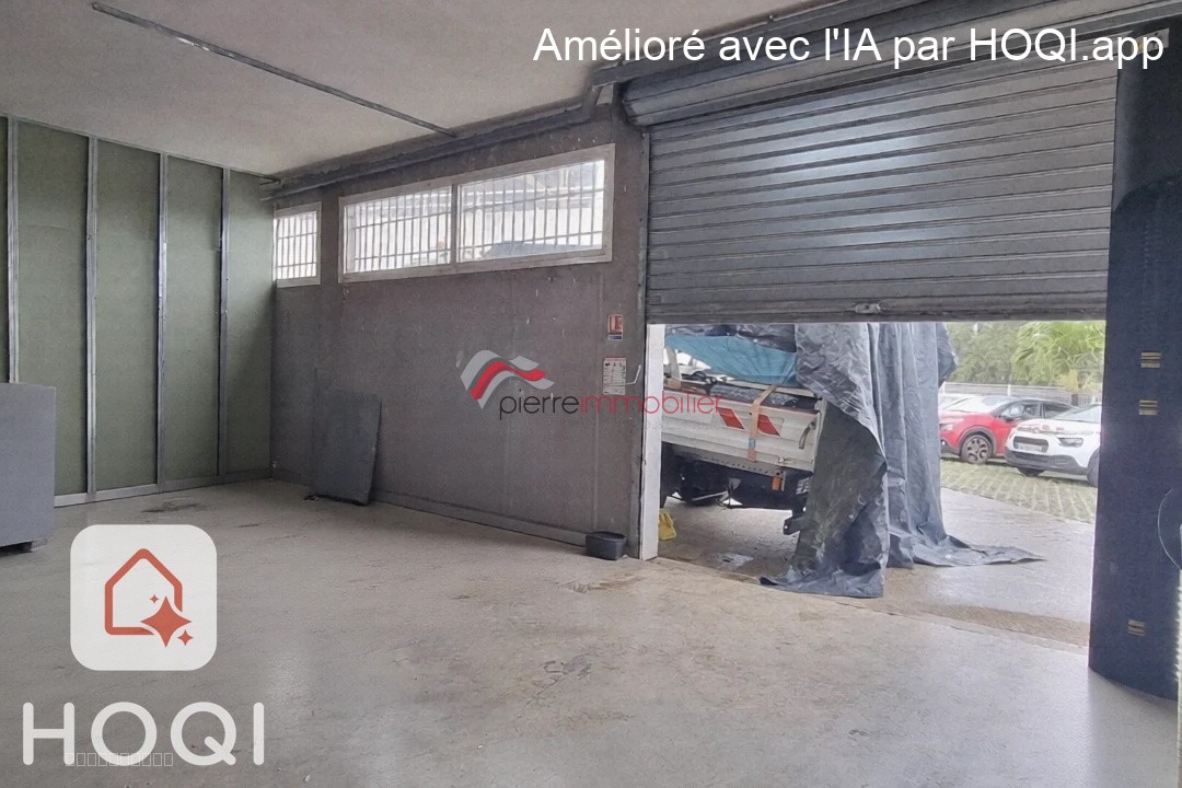 Entrepôt à louer à St pierre, 297 m² – photo 2 sur 8