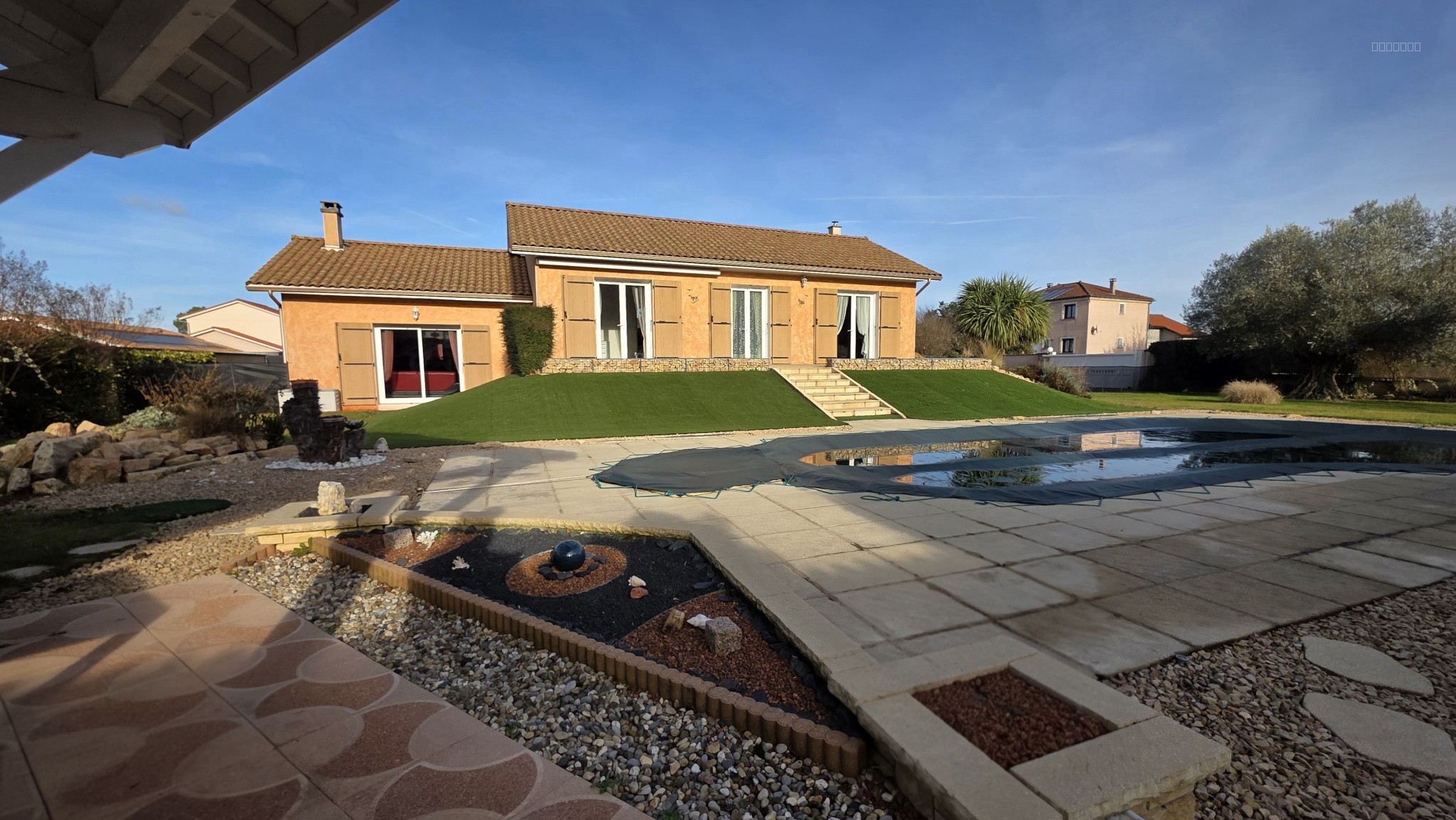 Maison à vendre à St pierre de chandieu, 130 m², 4 pièces – photo 1 sur 11