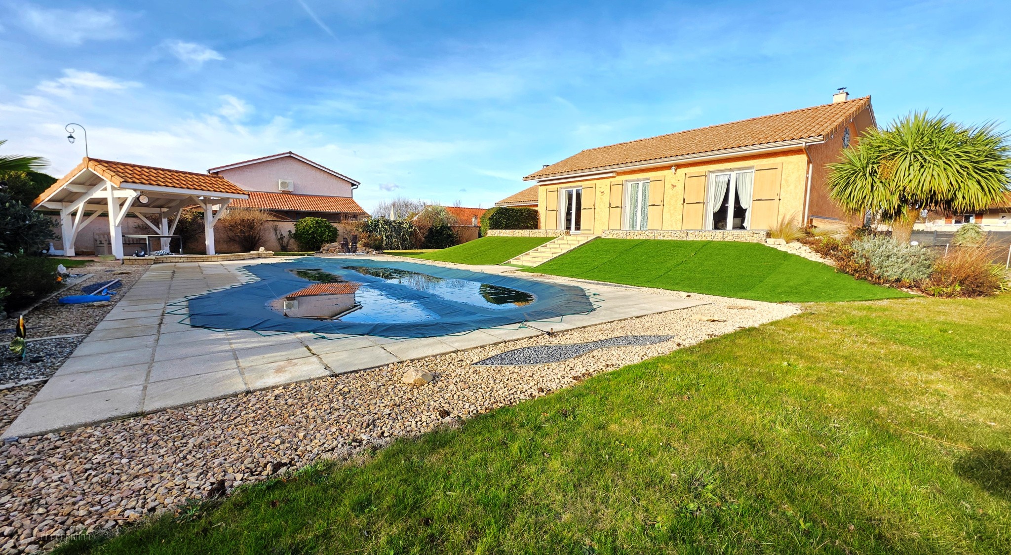 Maison à vendre à St pierre de chandieu, 130 m², 4 pièces – photo 2 sur 11